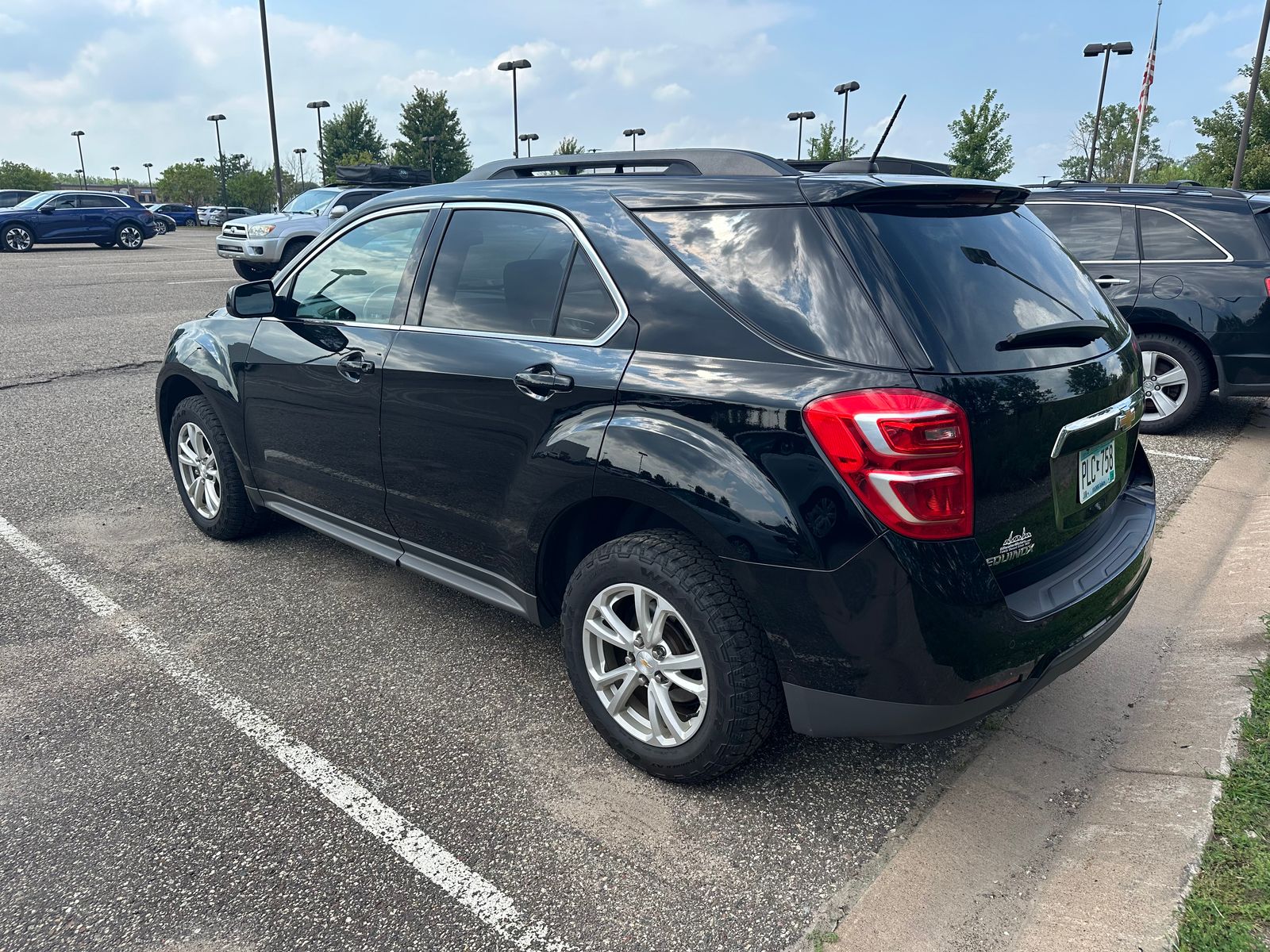 Used 2017 Chevrolet Equinox LT with VIN 2GNALCEK5H1605338 for sale in Maplewood, MN