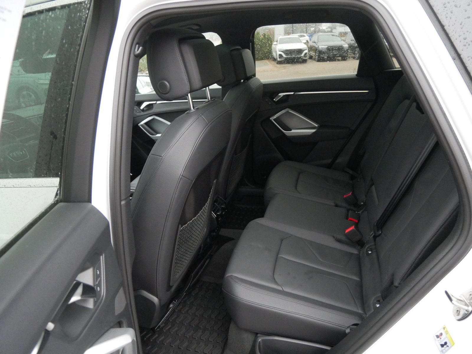 Thumbnail: 2025 Audi Q3 - 10