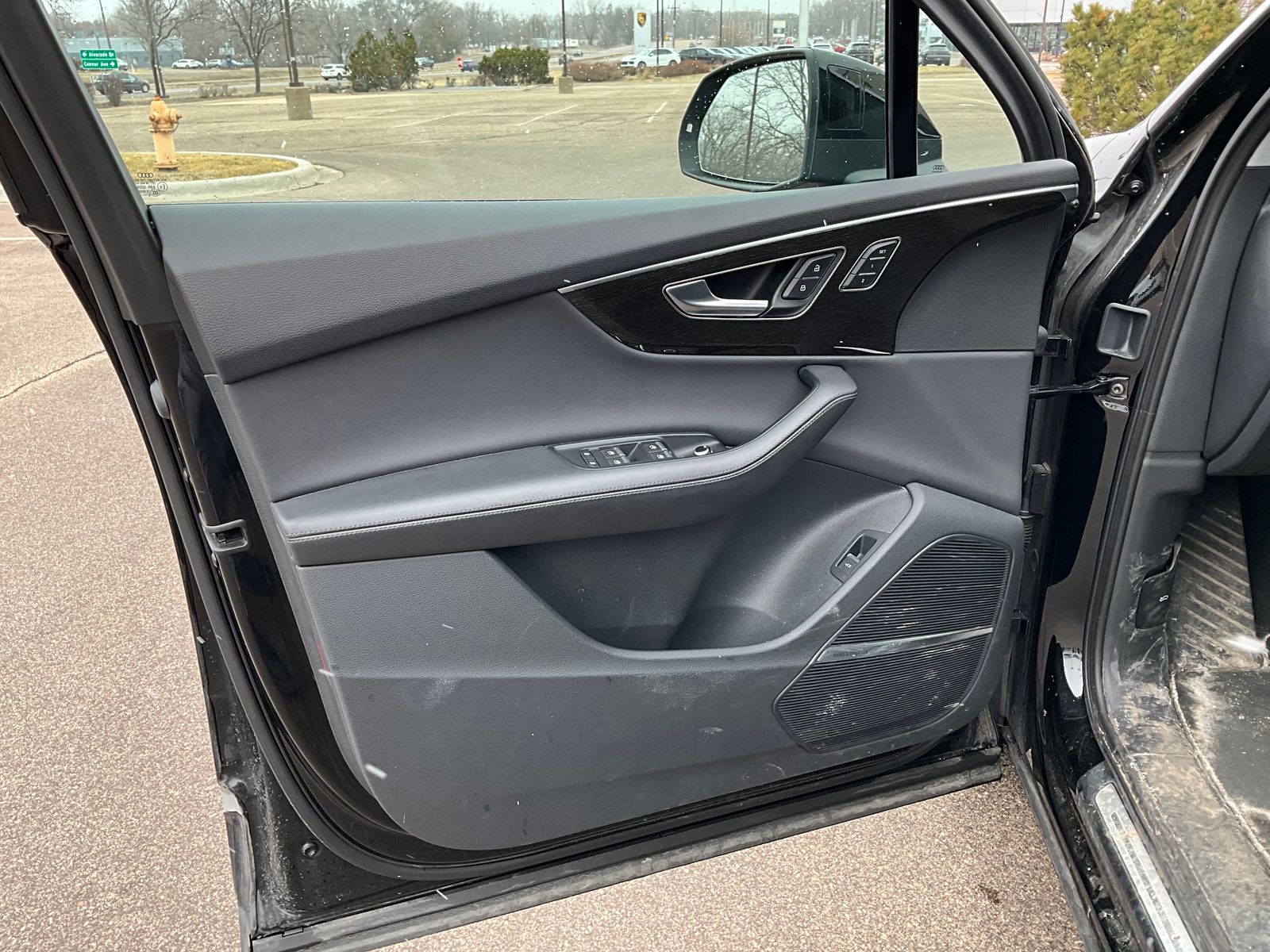 Thumbnail: 2023 Audi Q7 - 20