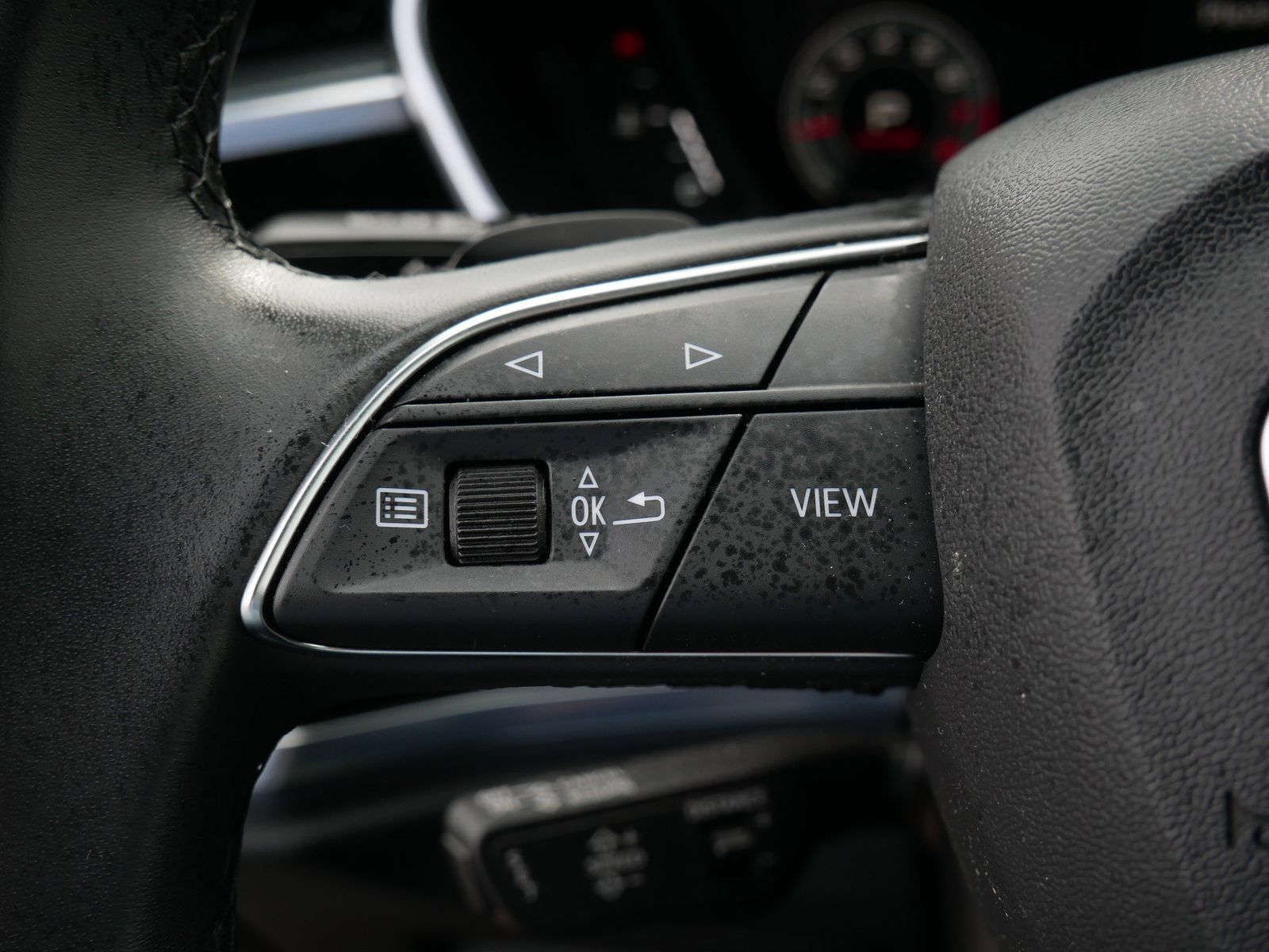 Thumbnail: 2023 Audi Q3 - 25