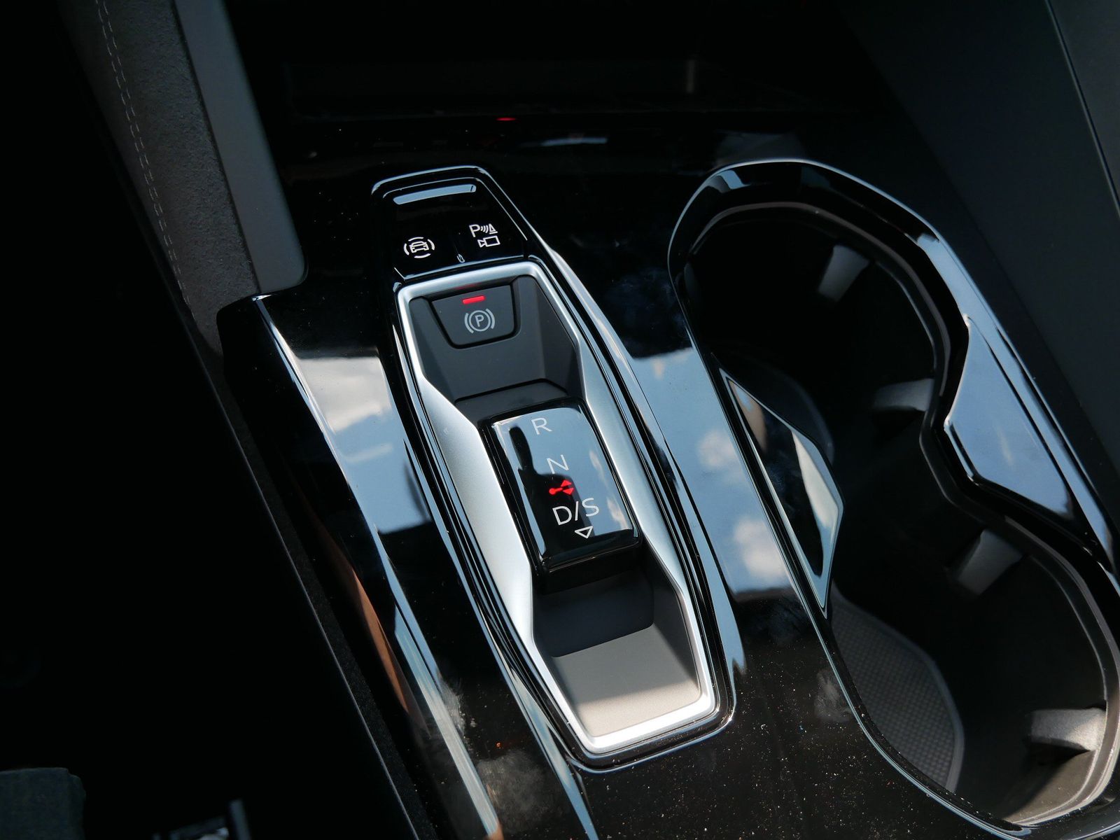 Thumbnail: 2026 Audi SQ5 - 23