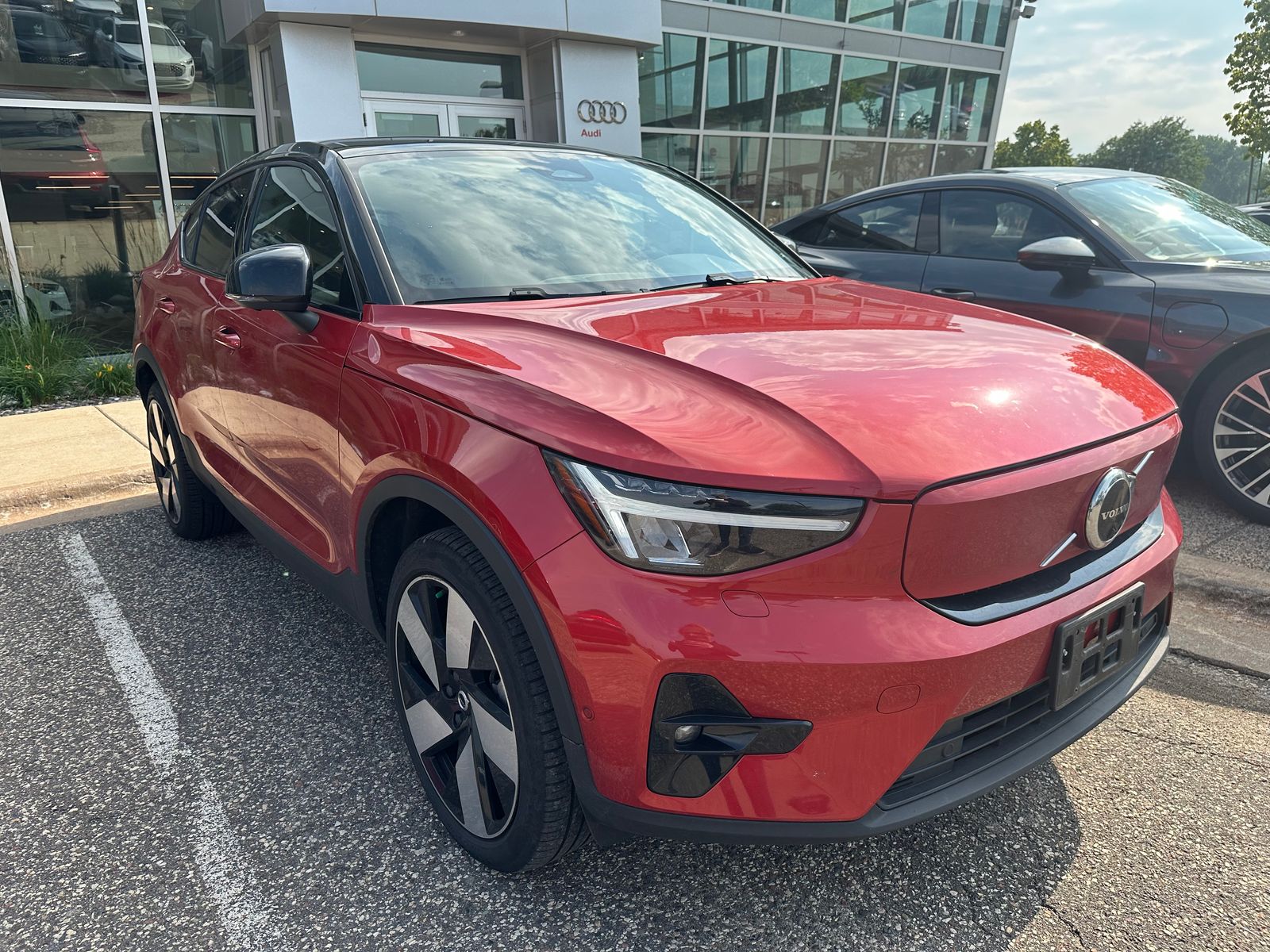 Thumbnail: 2022 Volvo C40 - 2