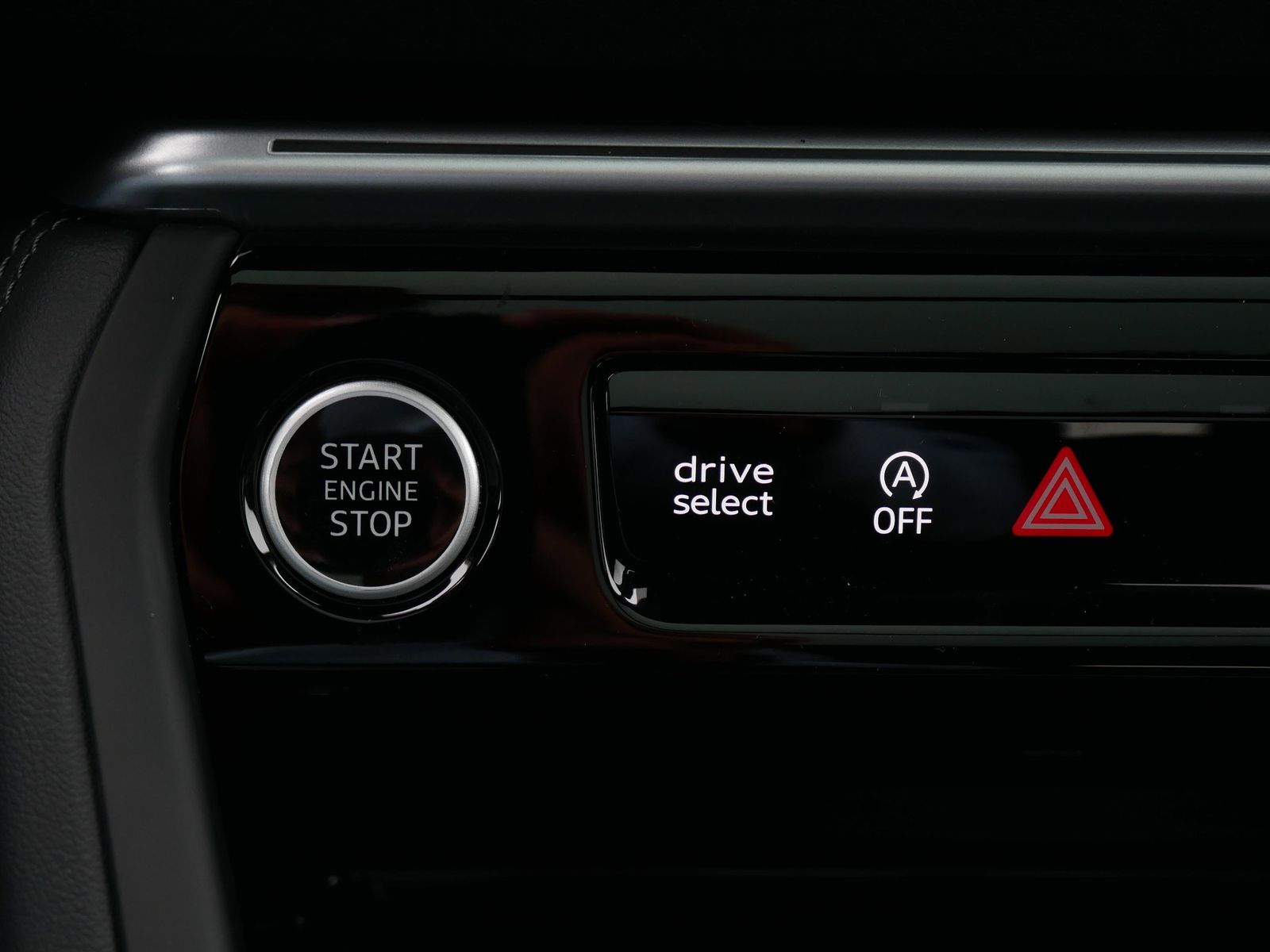 Thumbnail: 2025 Audi Q5 - 16