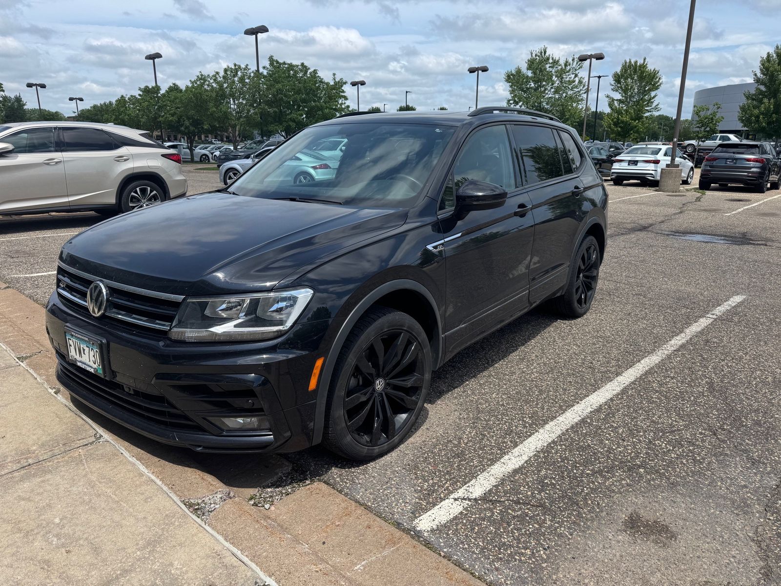 2021 Volkswagen Tiguan SE R-Line Black 2
