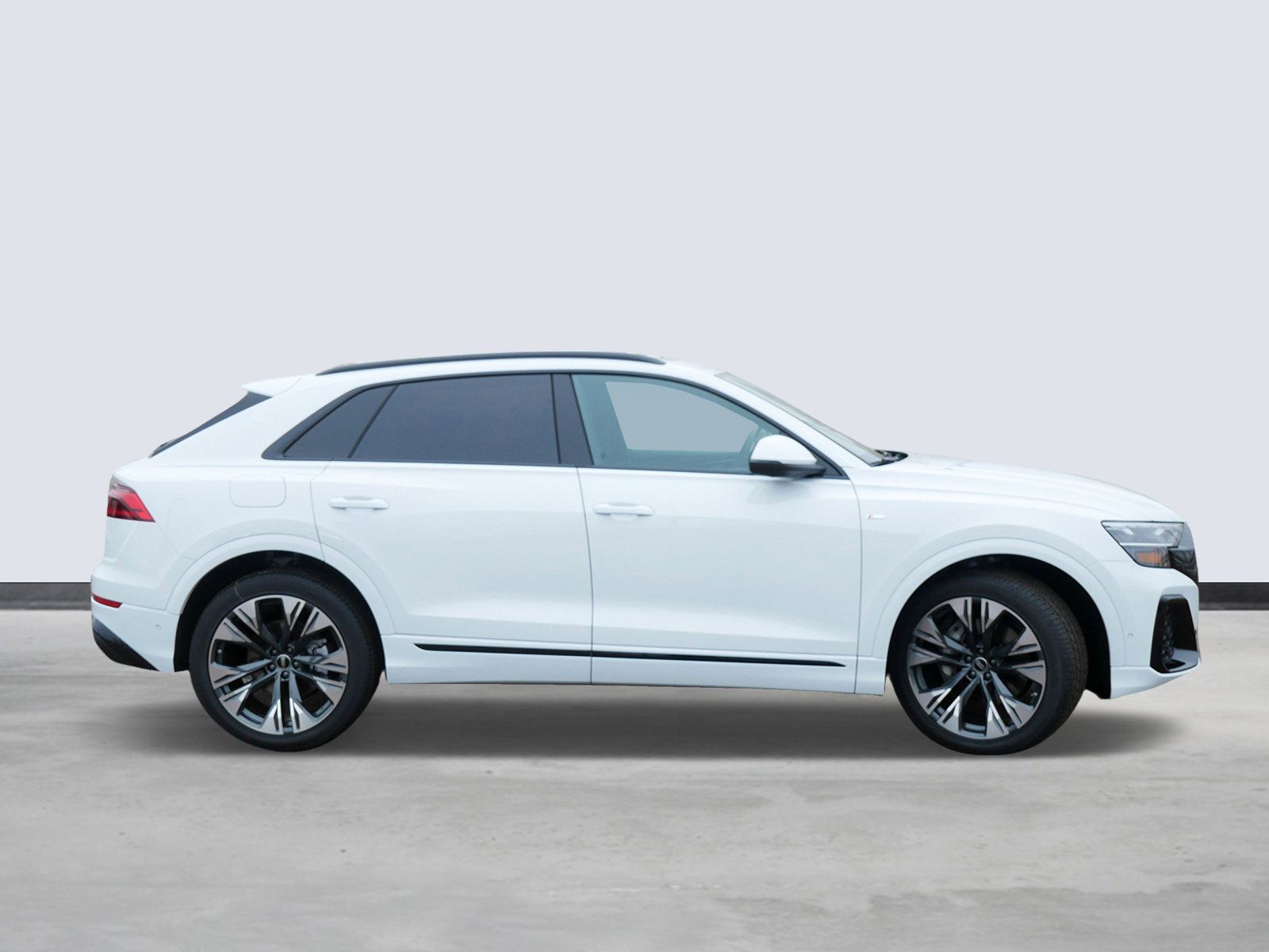 Thumbnail: 2026 Audi Q8 - 5
