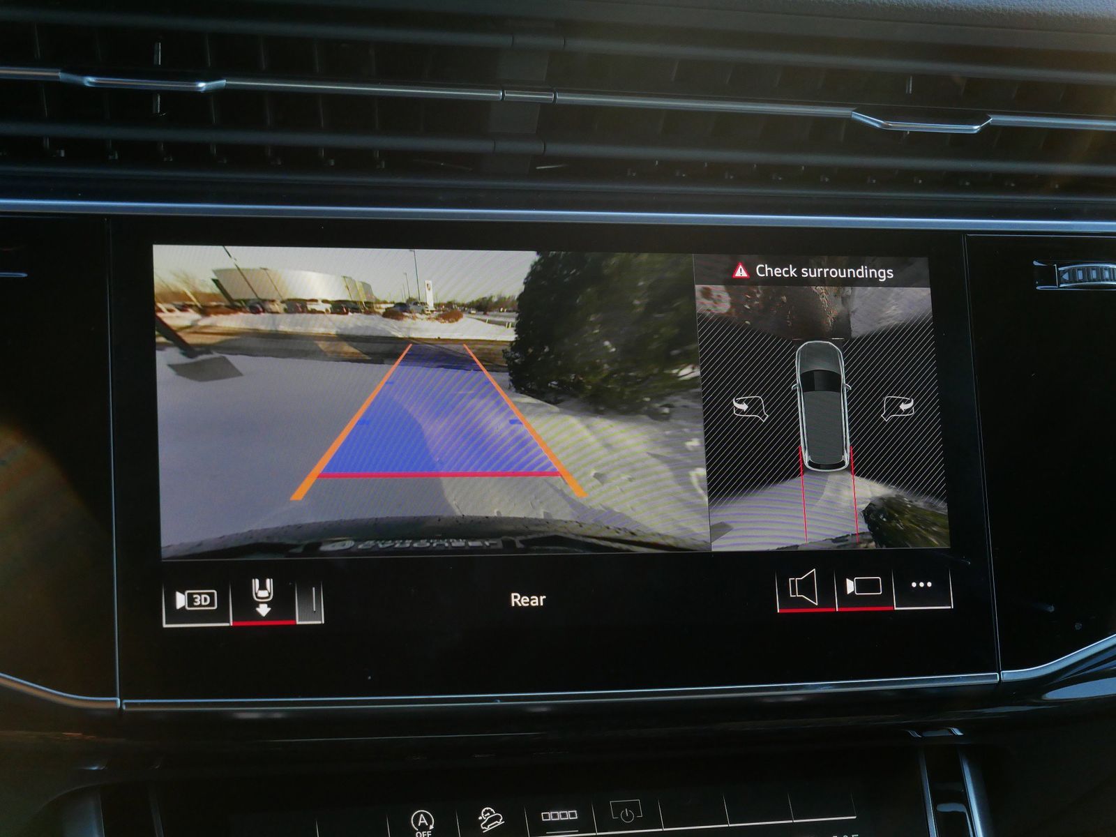 Thumbnail: 2025 Audi Q7 - 20