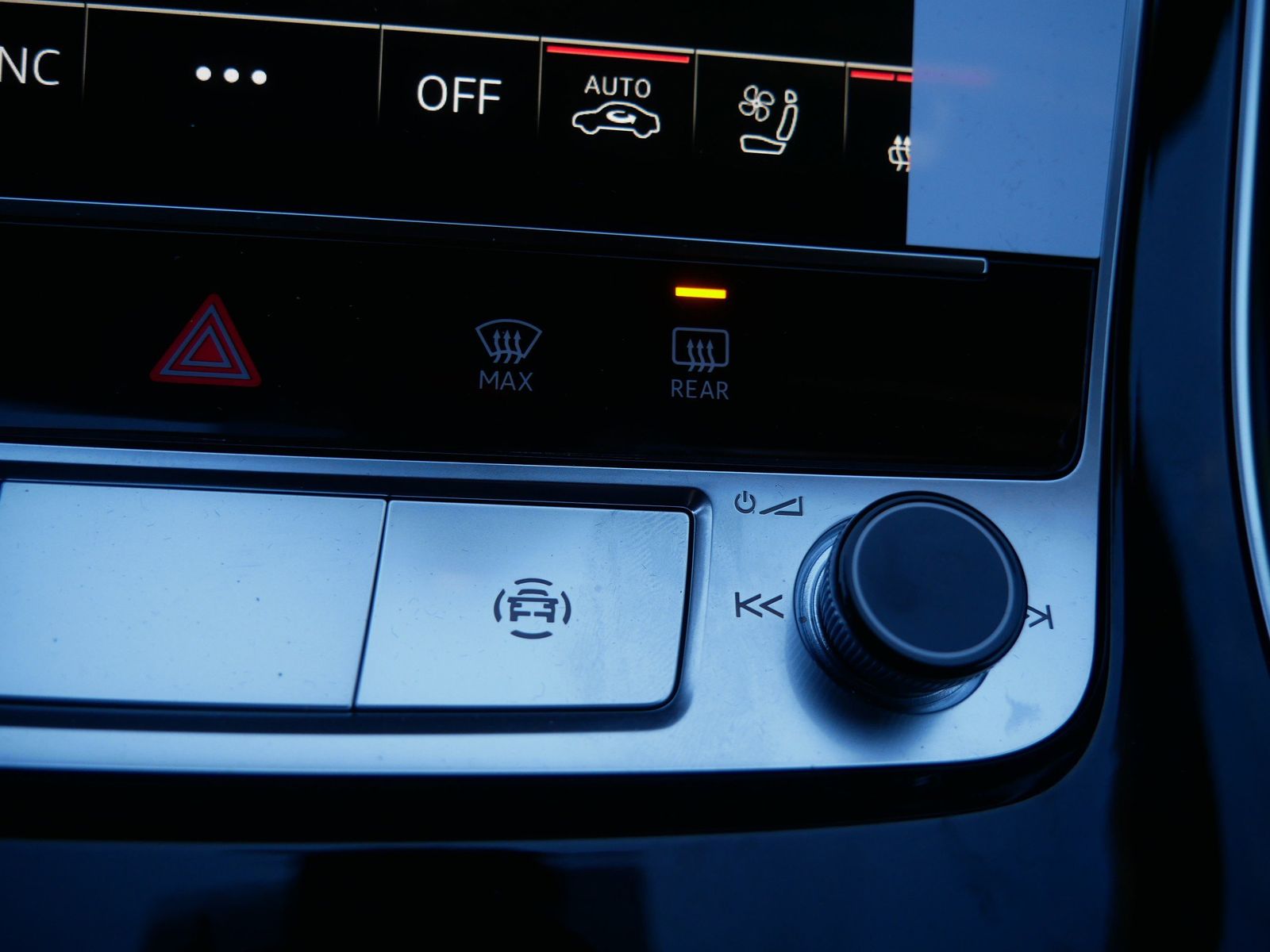 Thumbnail: 2026 Audi Q7 - 23