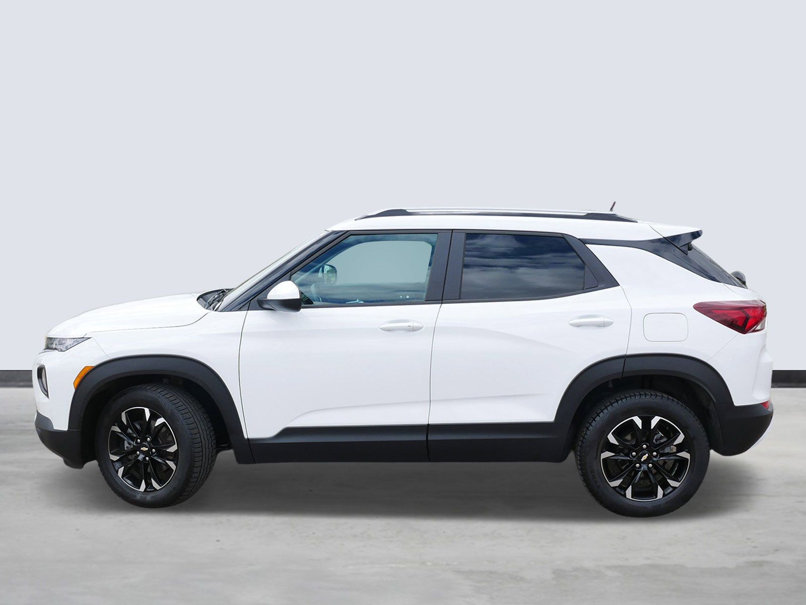 Thumbnail: 2021 Chevrolet TrailBlazer - 2
