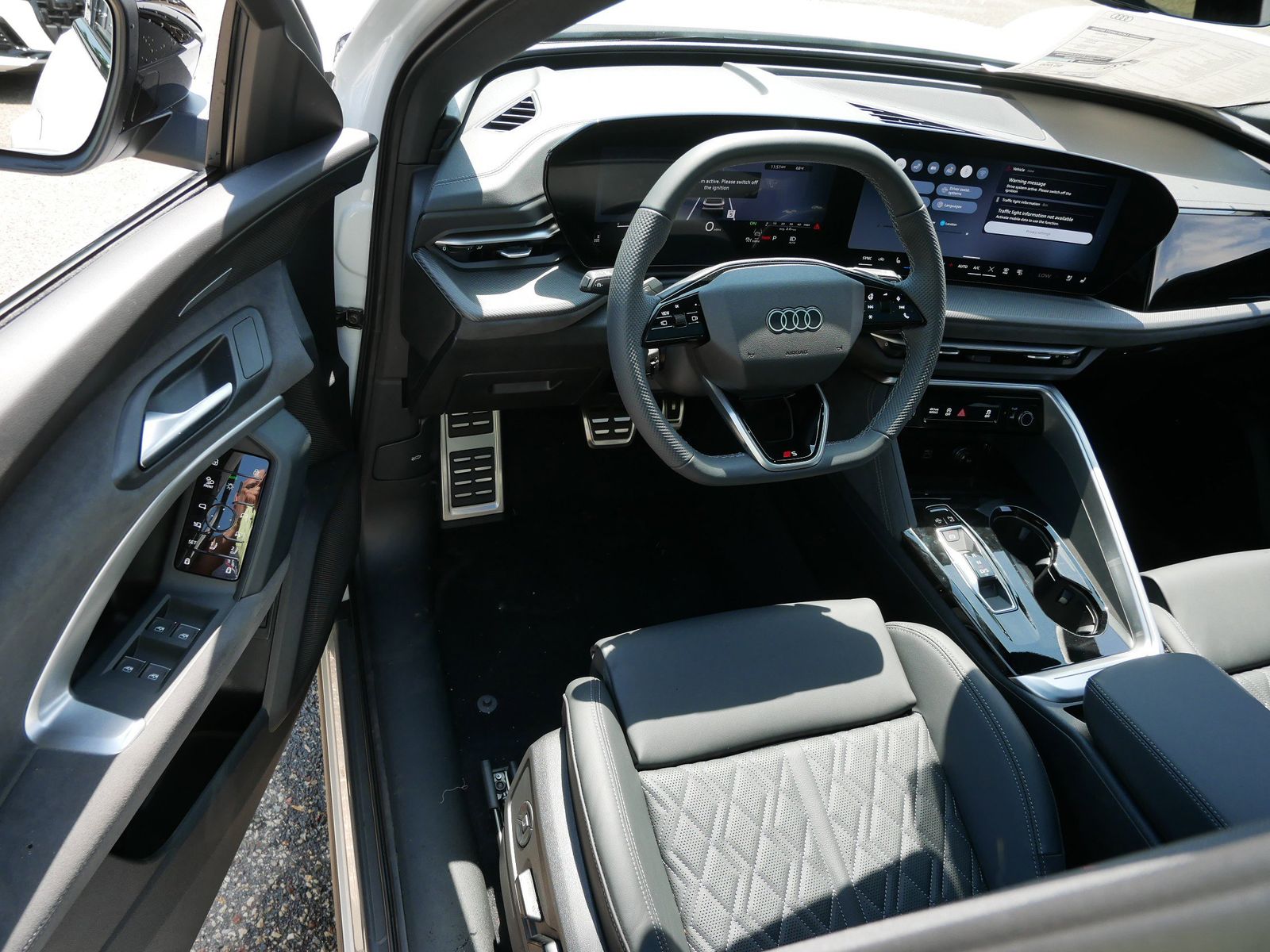Thumbnail: 2026 Audi SQ5 - 9