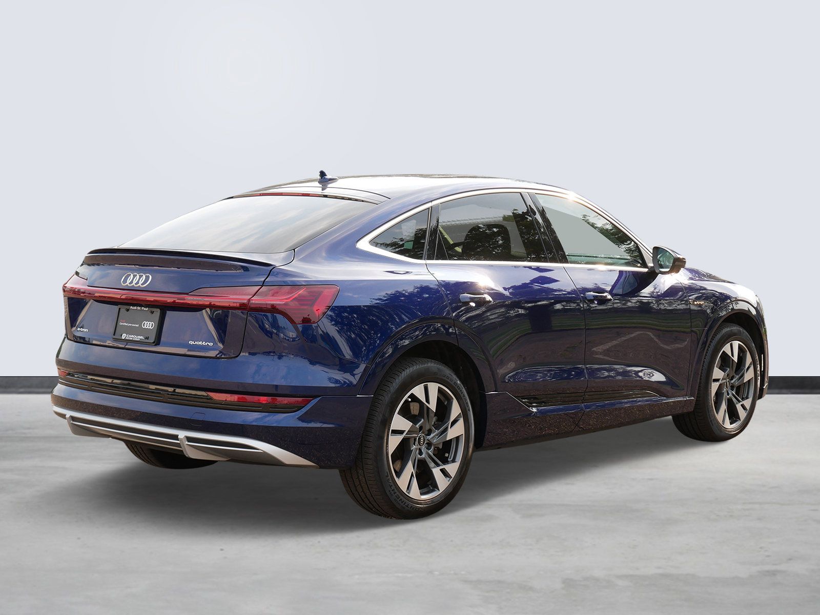 Thumbnail: 2022 Audi e-tron S - 4