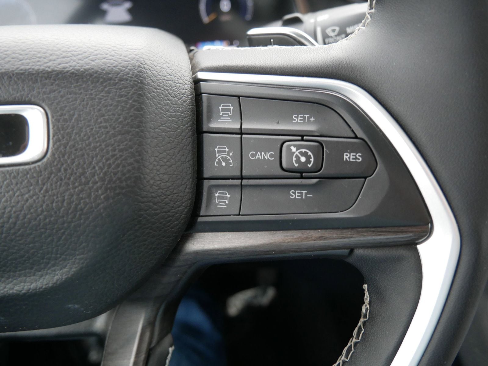 Thumbnail: 2024 Jeep Grand Cherokee - 23