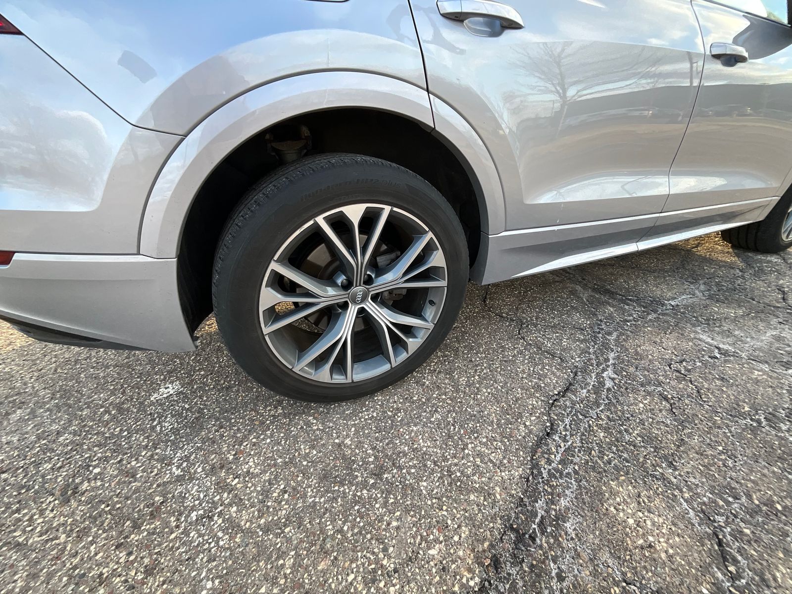 Thumbnail: 2020 Audi Q8 - 9