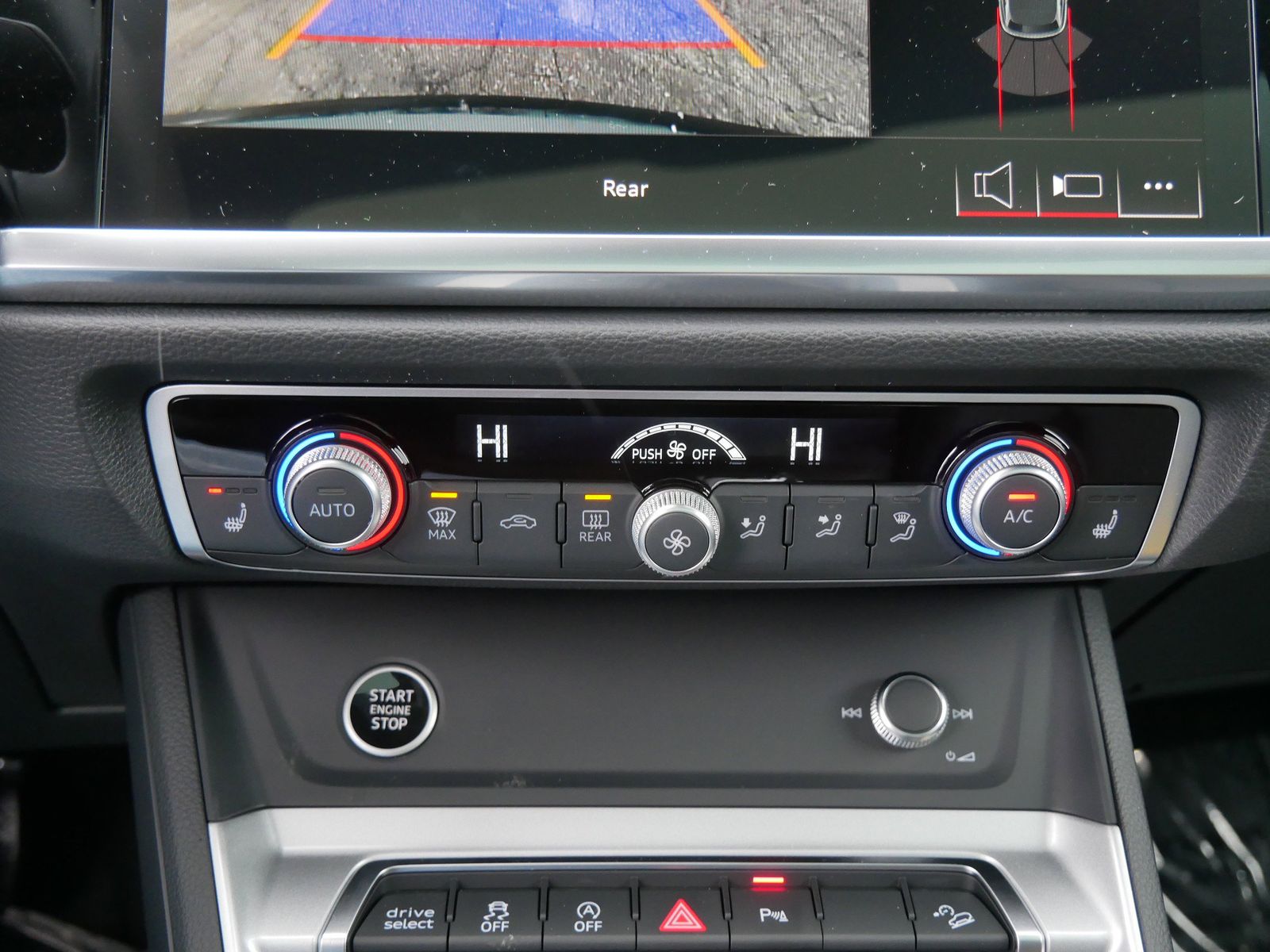 Thumbnail: 2025 Audi Q3 - 20