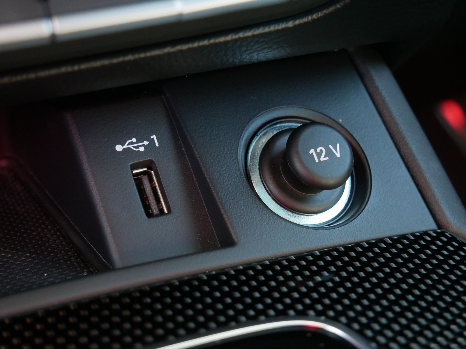 Thumbnail: 2023 Audi SQ5 - 20