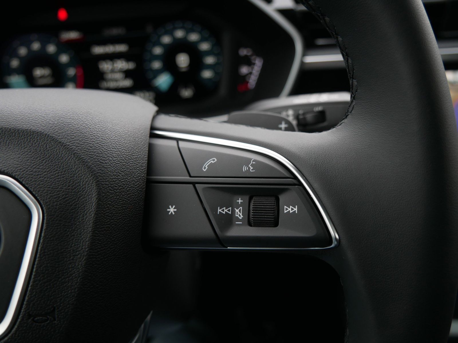 Thumbnail: 2025 Audi Q3 - 28