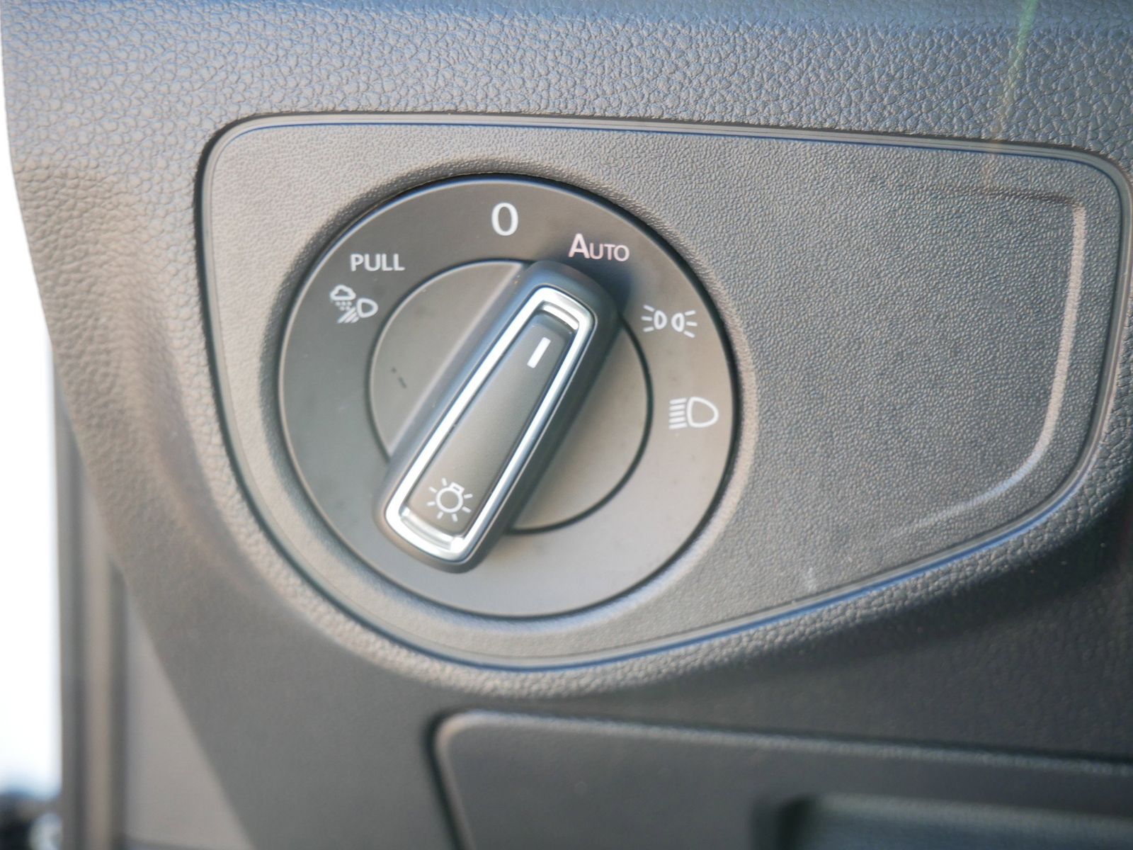 Thumbnail: 2023 Volkswagen Atlas - 28