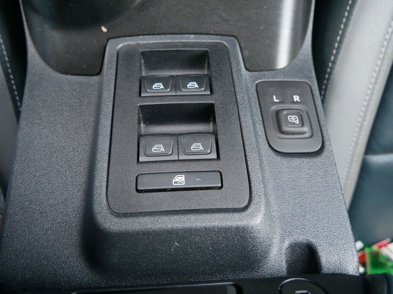 Thumbnail: 2022 Ford Bronco - 16