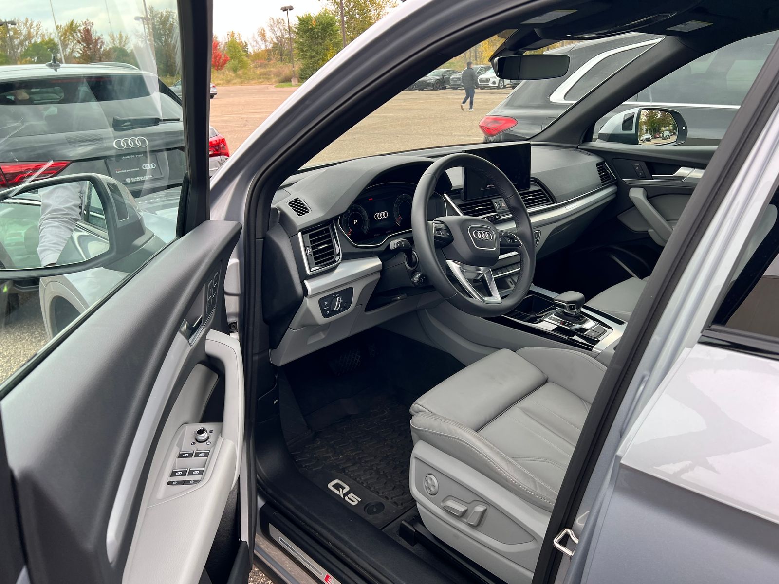 Thumbnail: 2025 Audi Q5 - 5