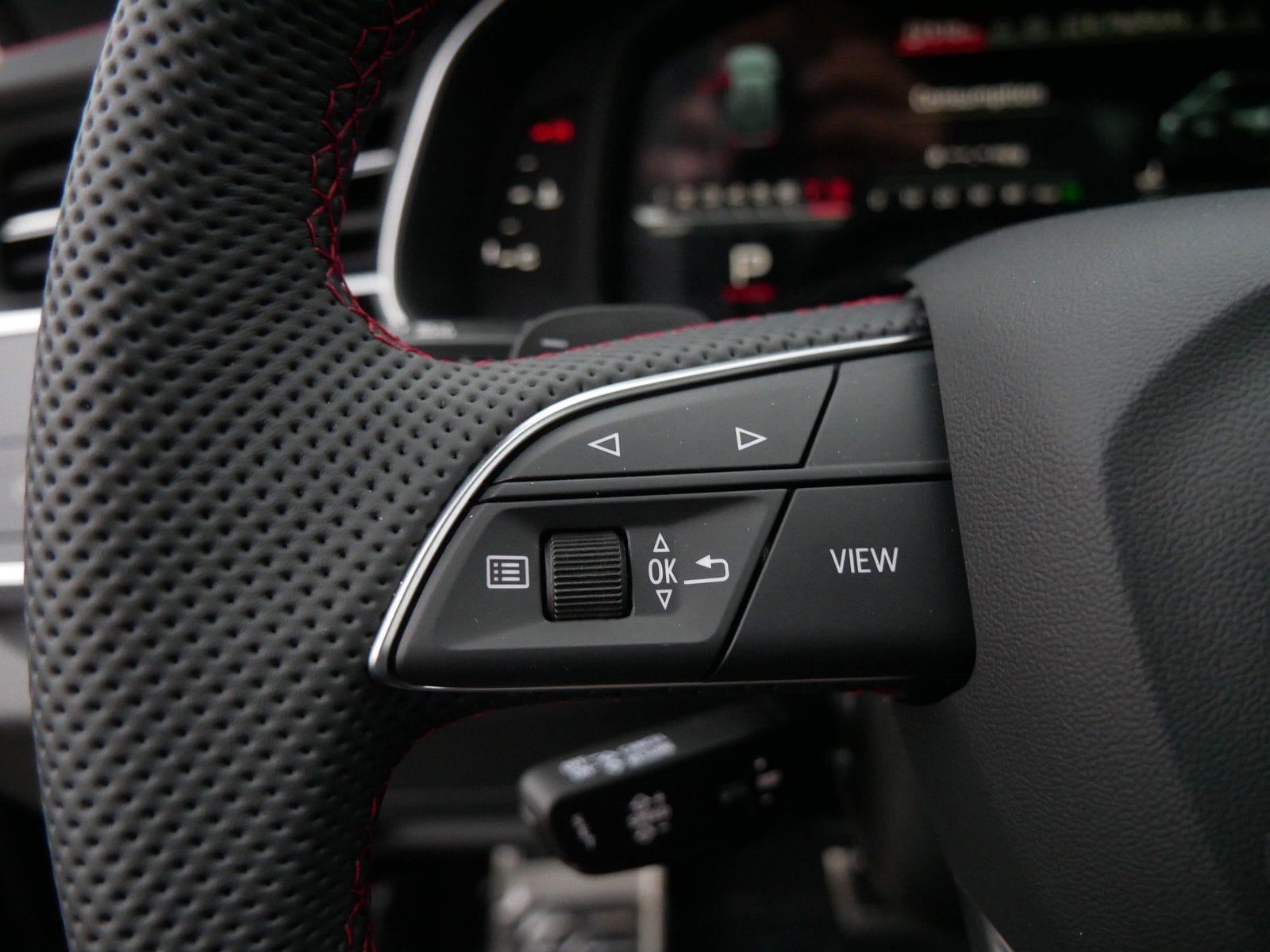 Thumbnail: 2026 Audi SQ8 - 25