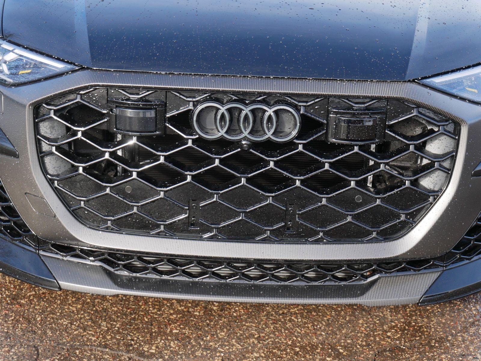 Thumbnail: 2026 Audi RS Q8 - 8