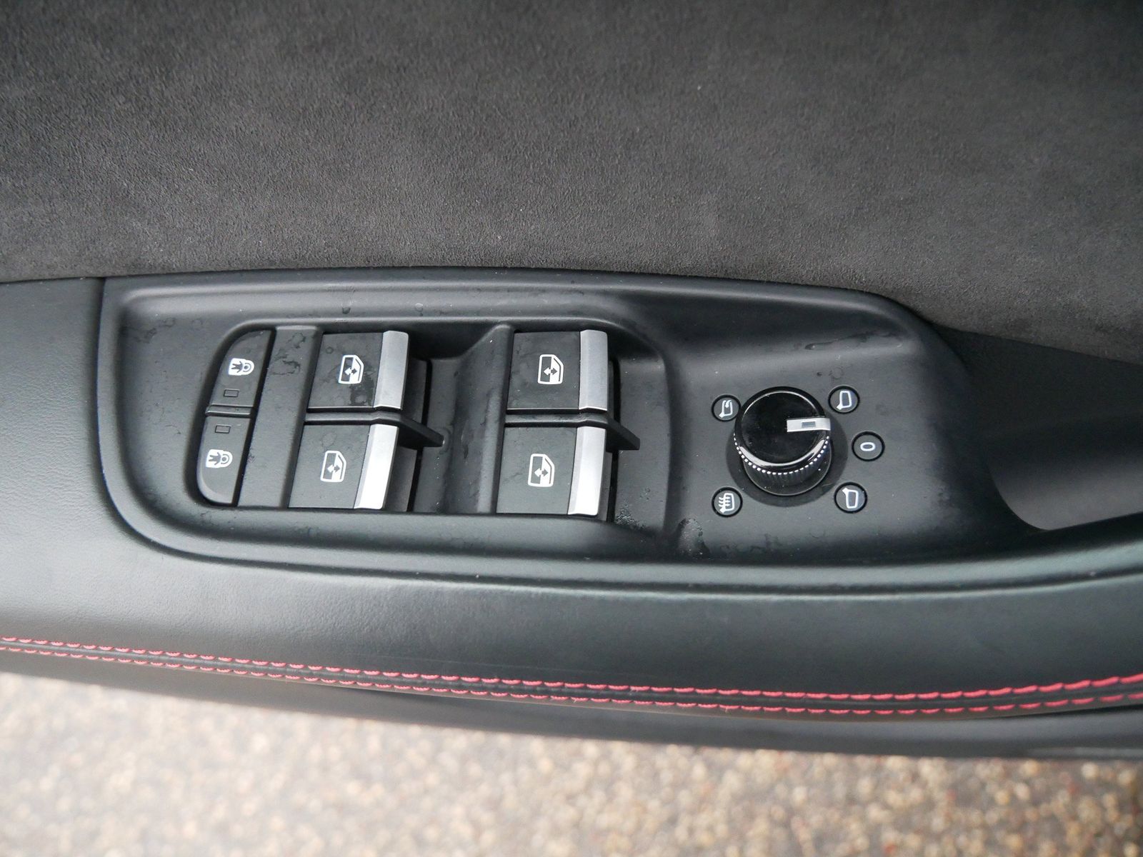 Thumbnail: 2021 Audi RS Q8 - 15