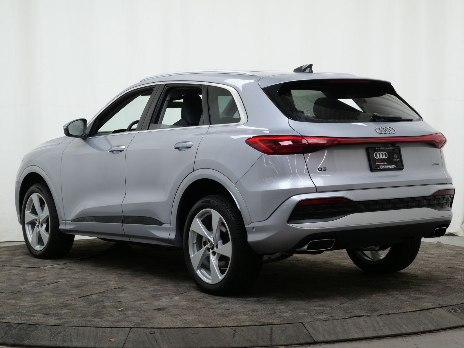 Thumbnail: 2025 Audi Q5 - 4