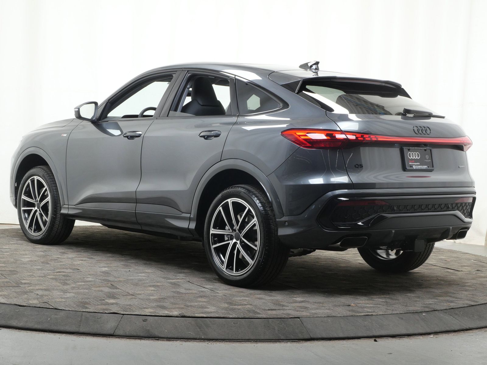 Thumbnail: 2026 Audi Q5 - 4