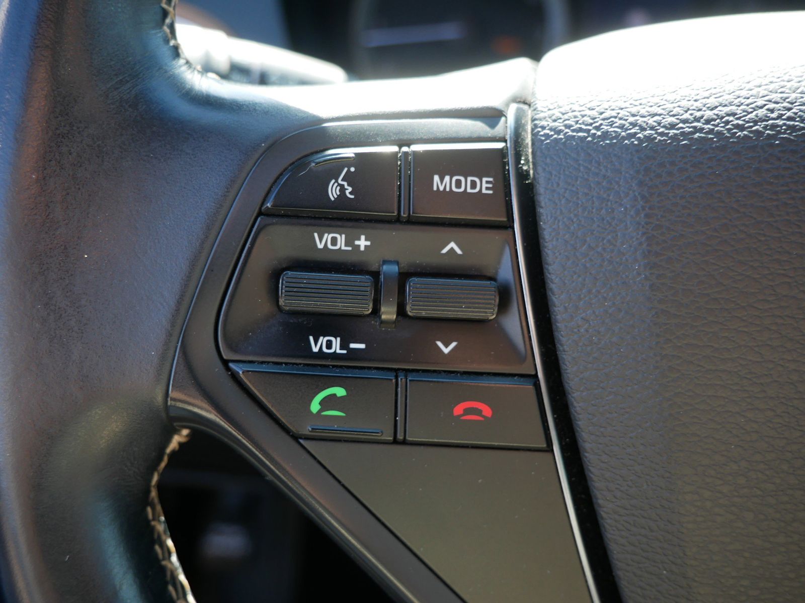 Thumbnail: 2015 Hyundai Sonata - 22