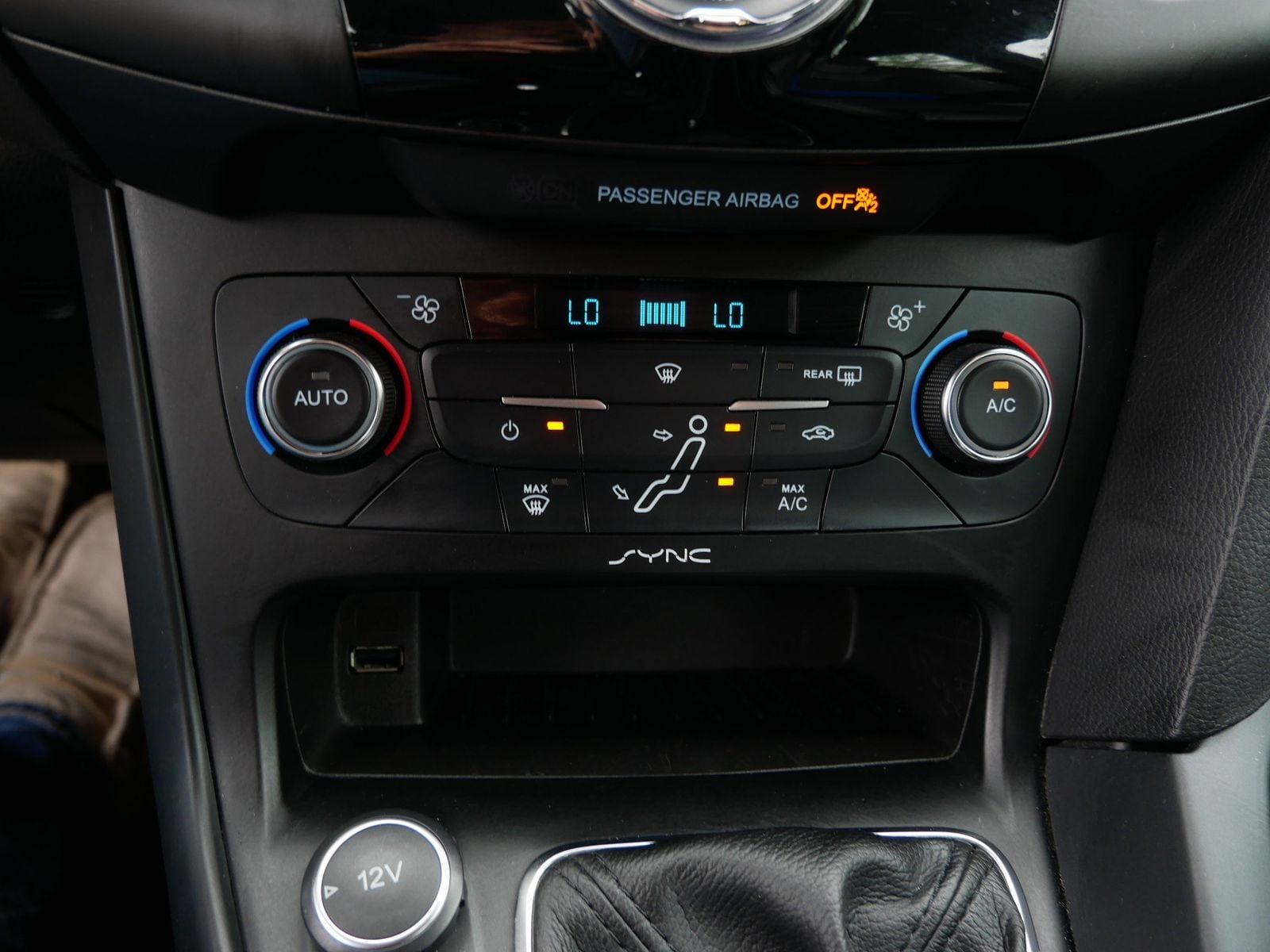 Thumbnail: 2017 Ford Focus - 18