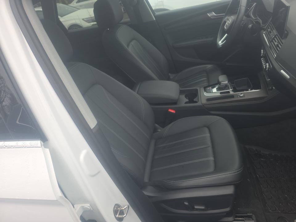 Thumbnail: 2023 Audi Q5 - 11