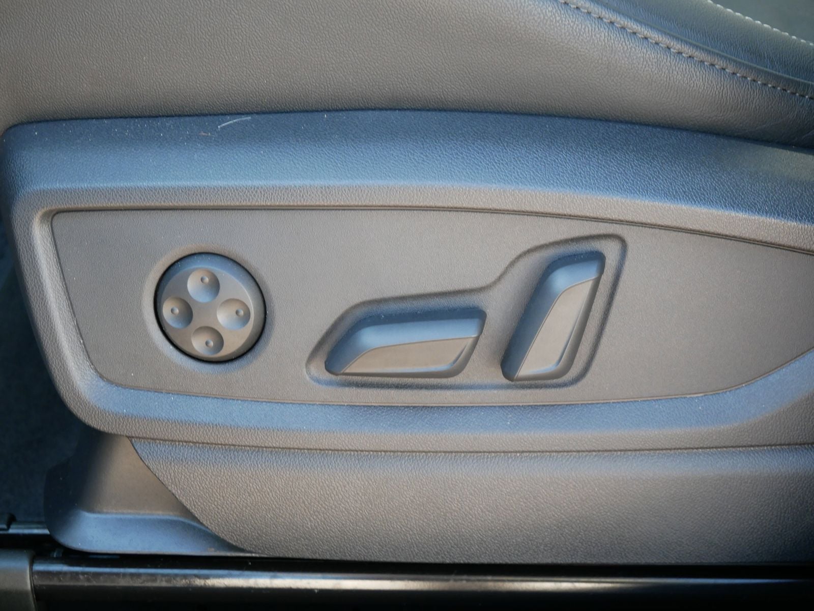 Thumbnail: 2025 Audi Q5 - 18