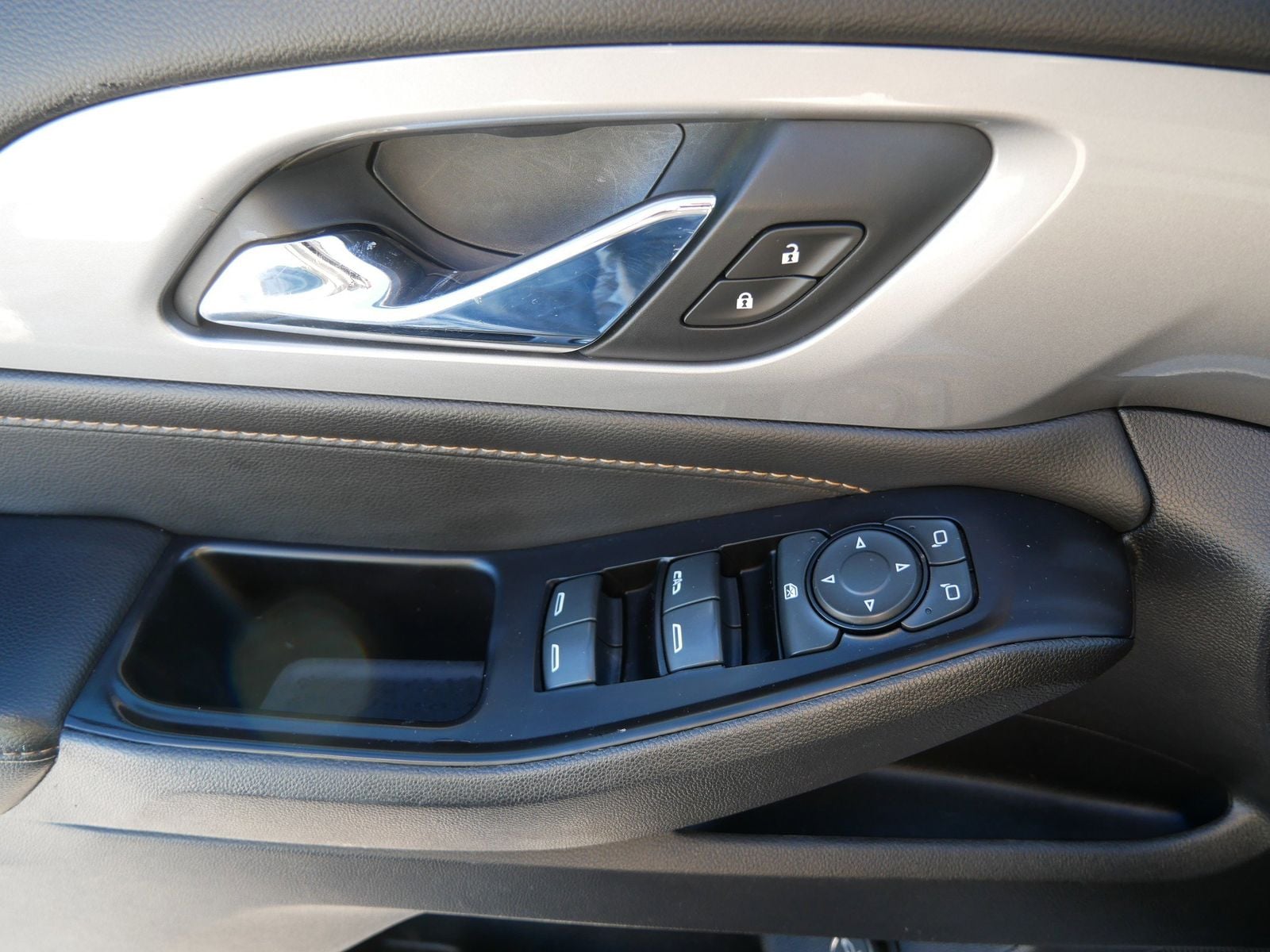 Thumbnail: 2019 Chevrolet Traverse - 15