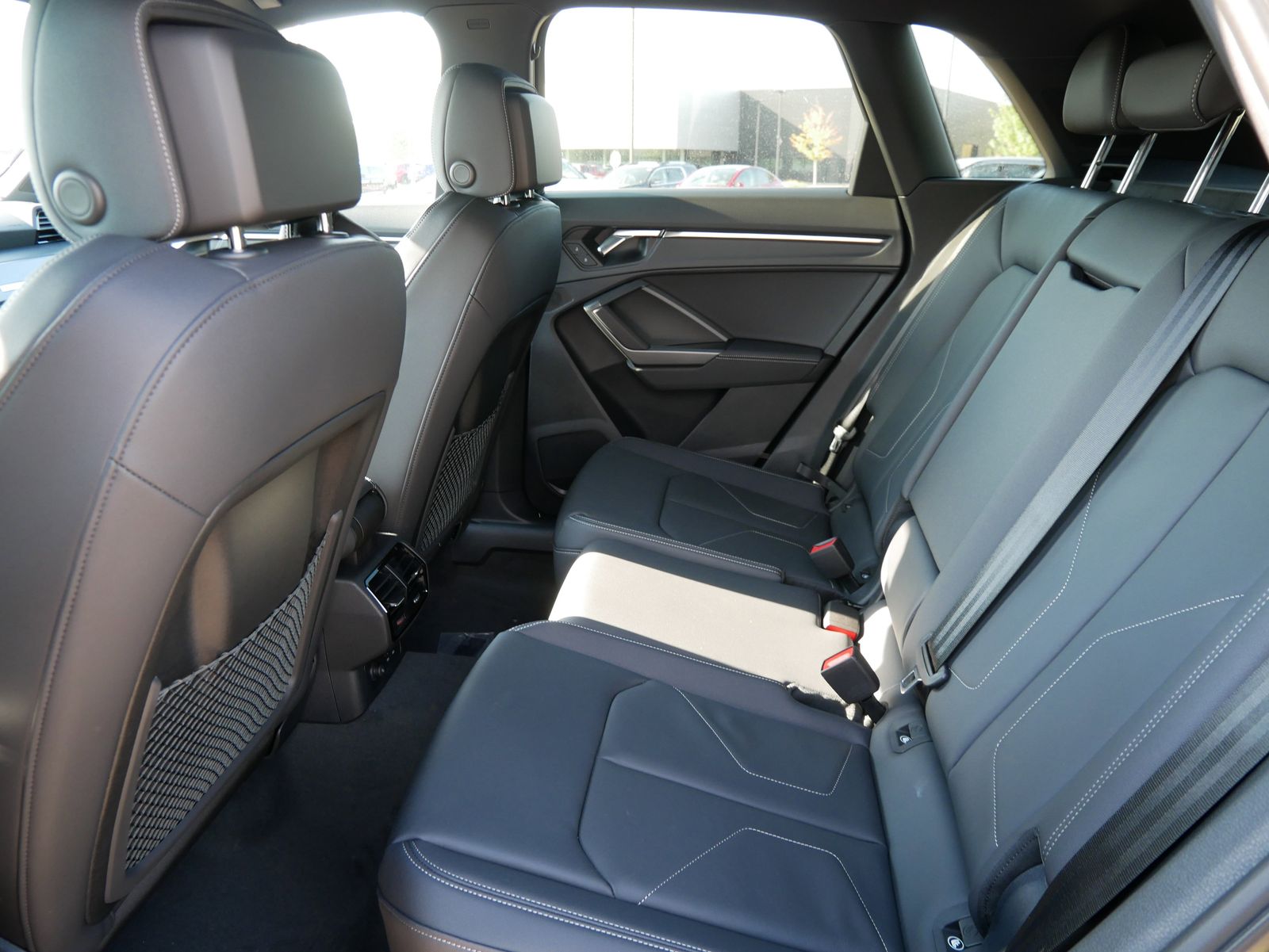 Thumbnail: 2025 Audi Q3 - 9