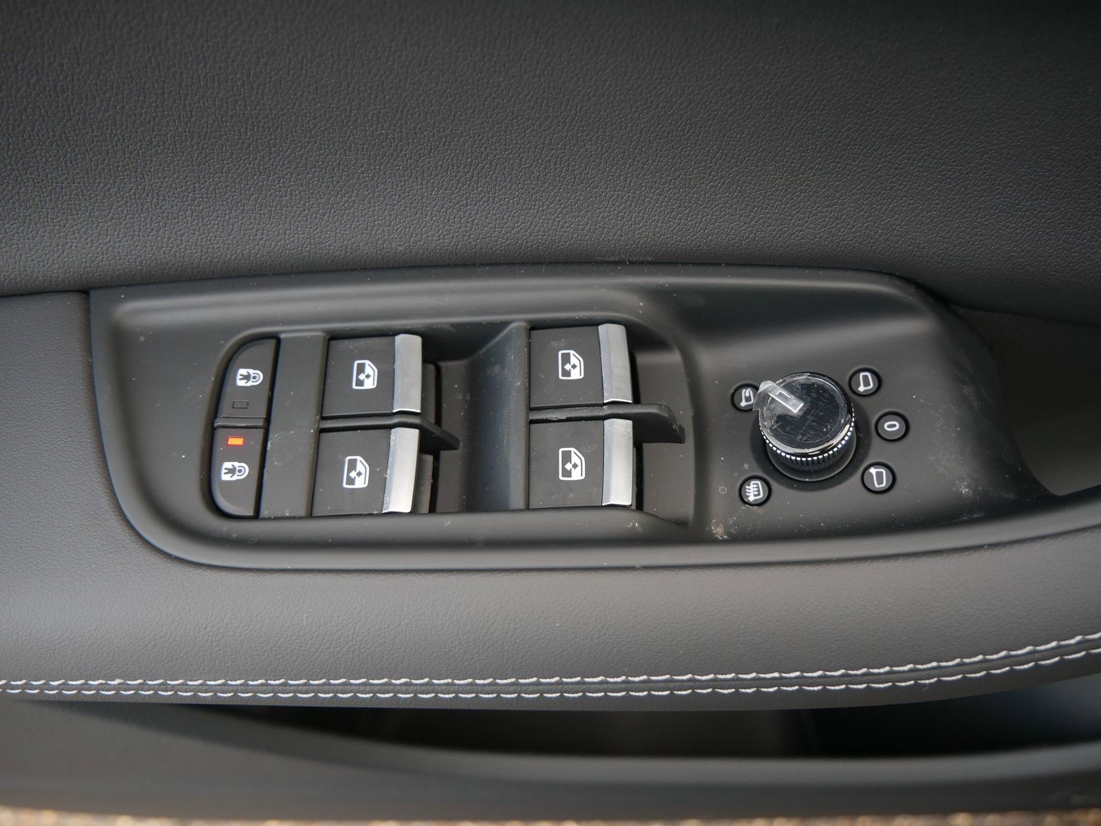 Thumbnail: 2026 Audi Q7 - 15