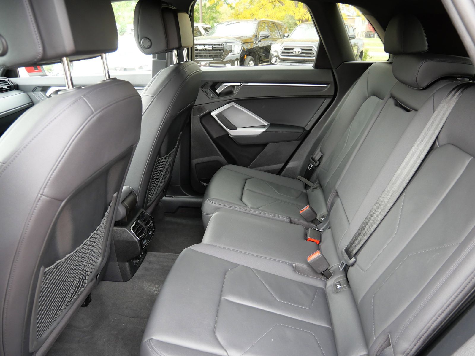 Thumbnail: 2023 Audi Q3 - 9