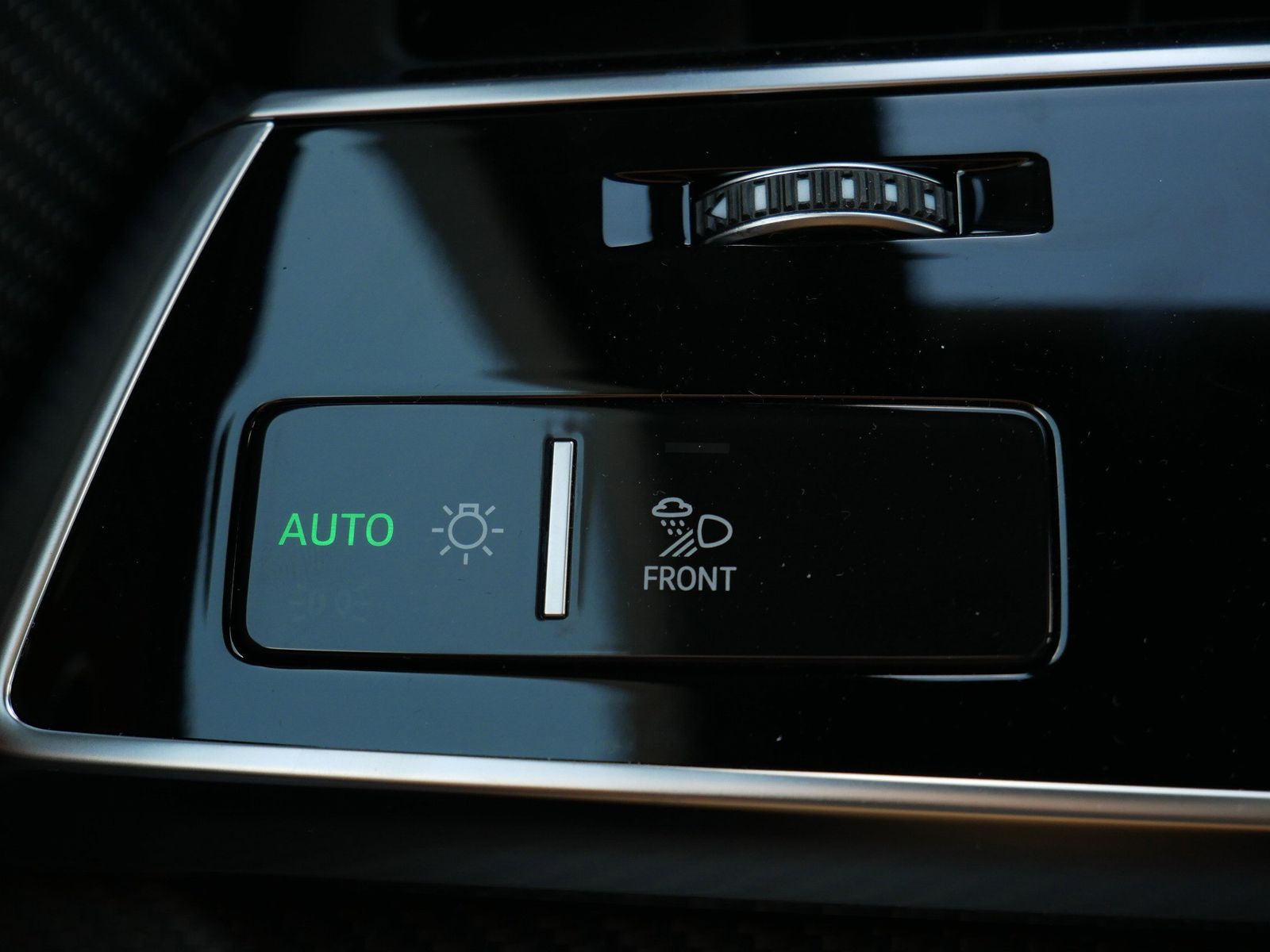 Thumbnail: 2026 Audi Q7 - 16