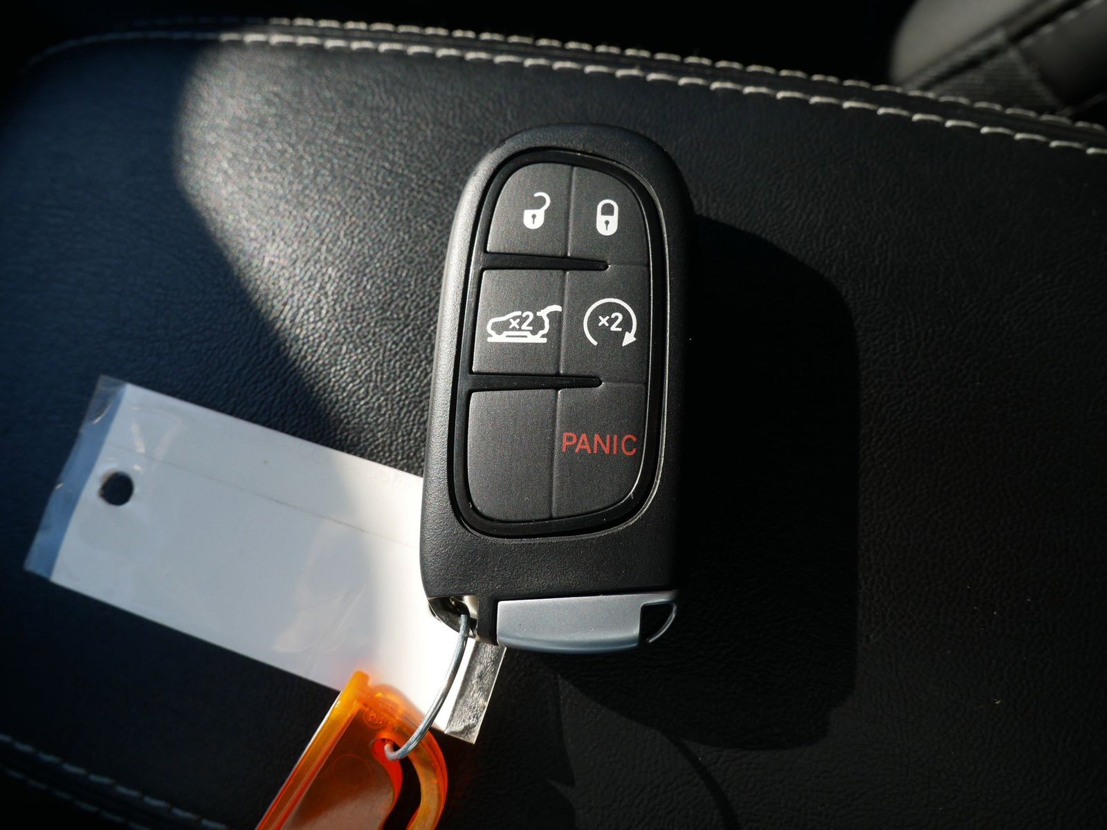 Thumbnail: 2019 Jeep Cherokee - 18