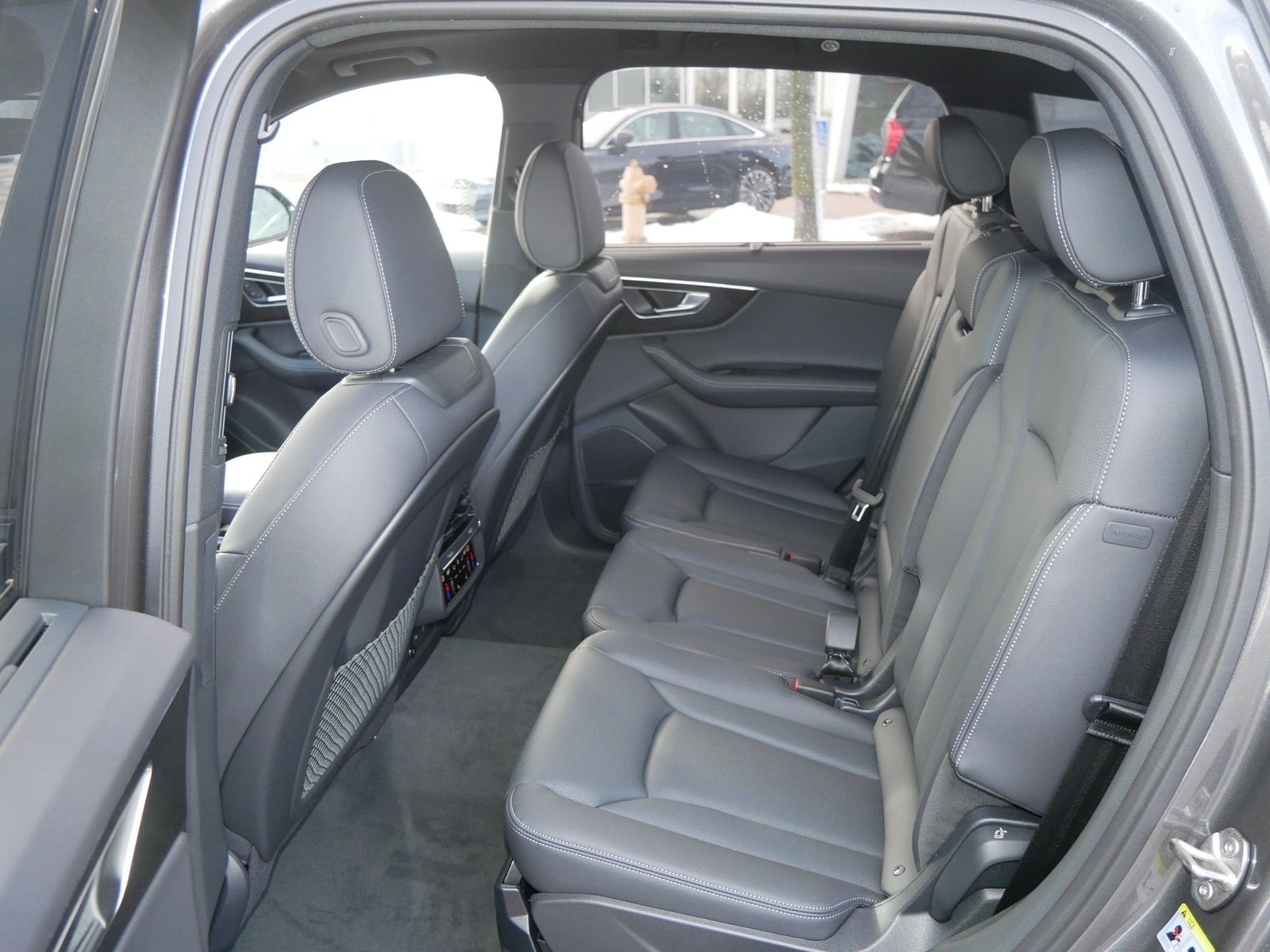 Thumbnail: 2026 Audi Q7 - 9