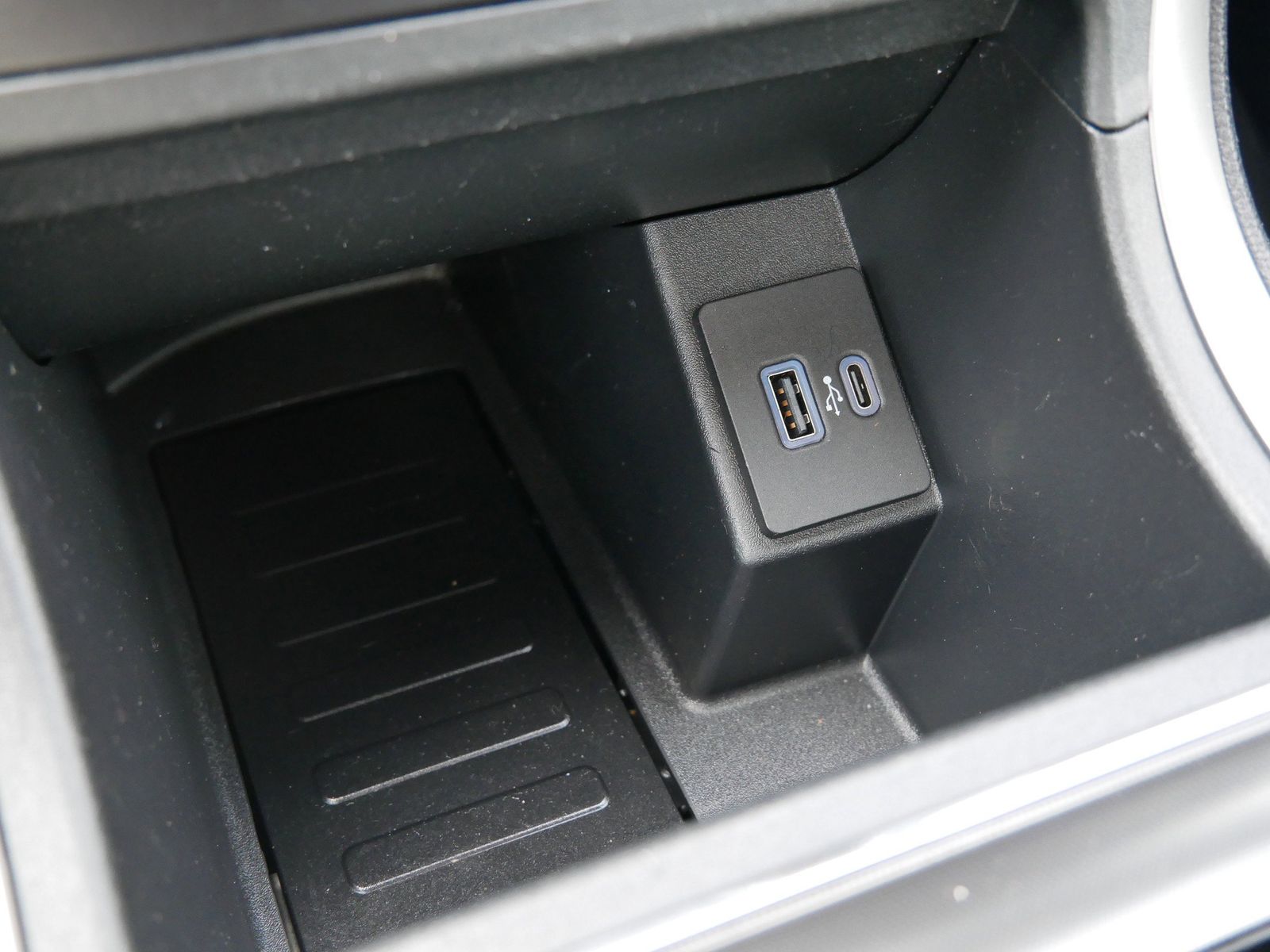 Thumbnail: 2024 Ford Edge - 10