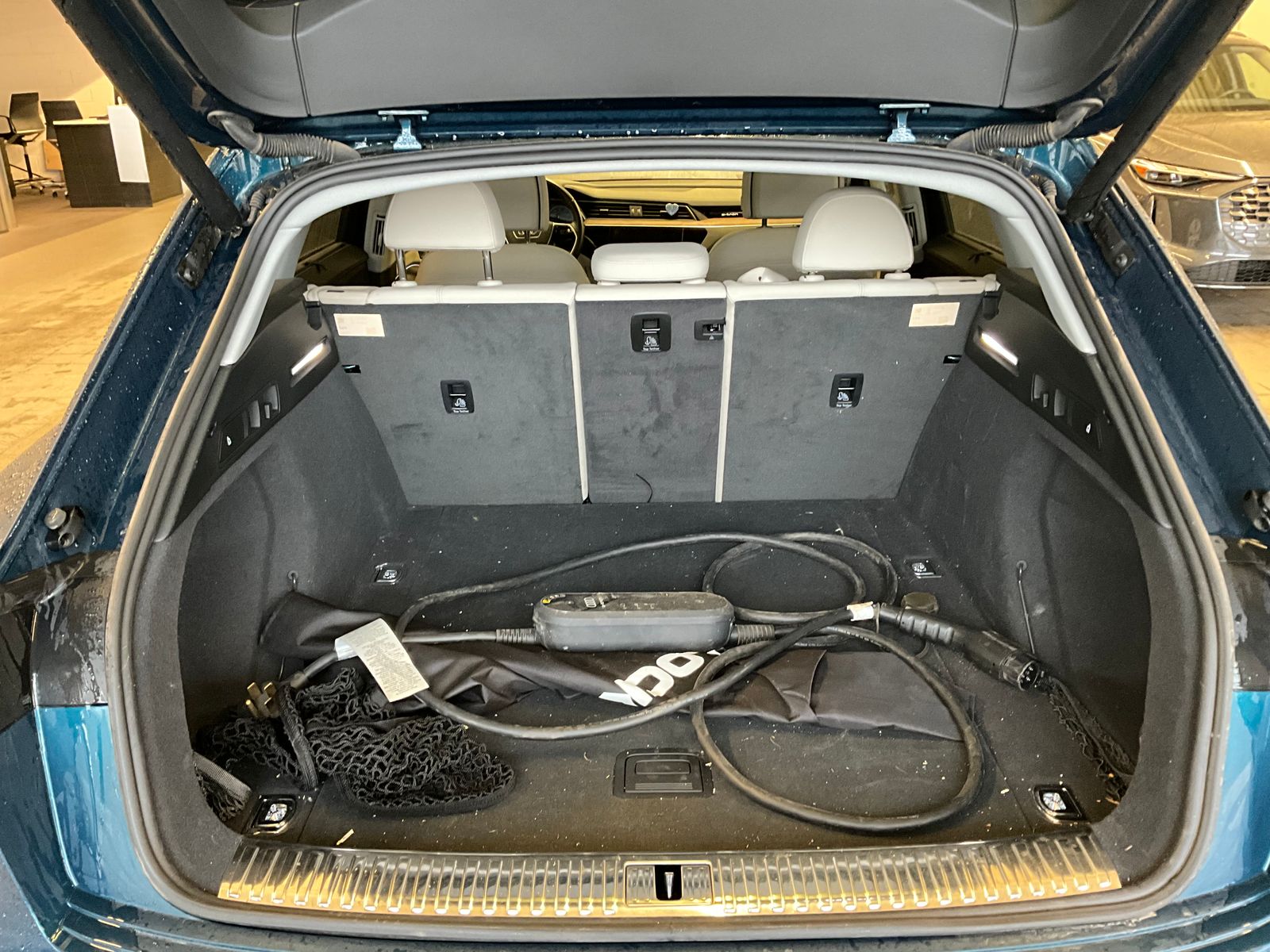 Thumbnail: 2019 Audi e-tron - 11