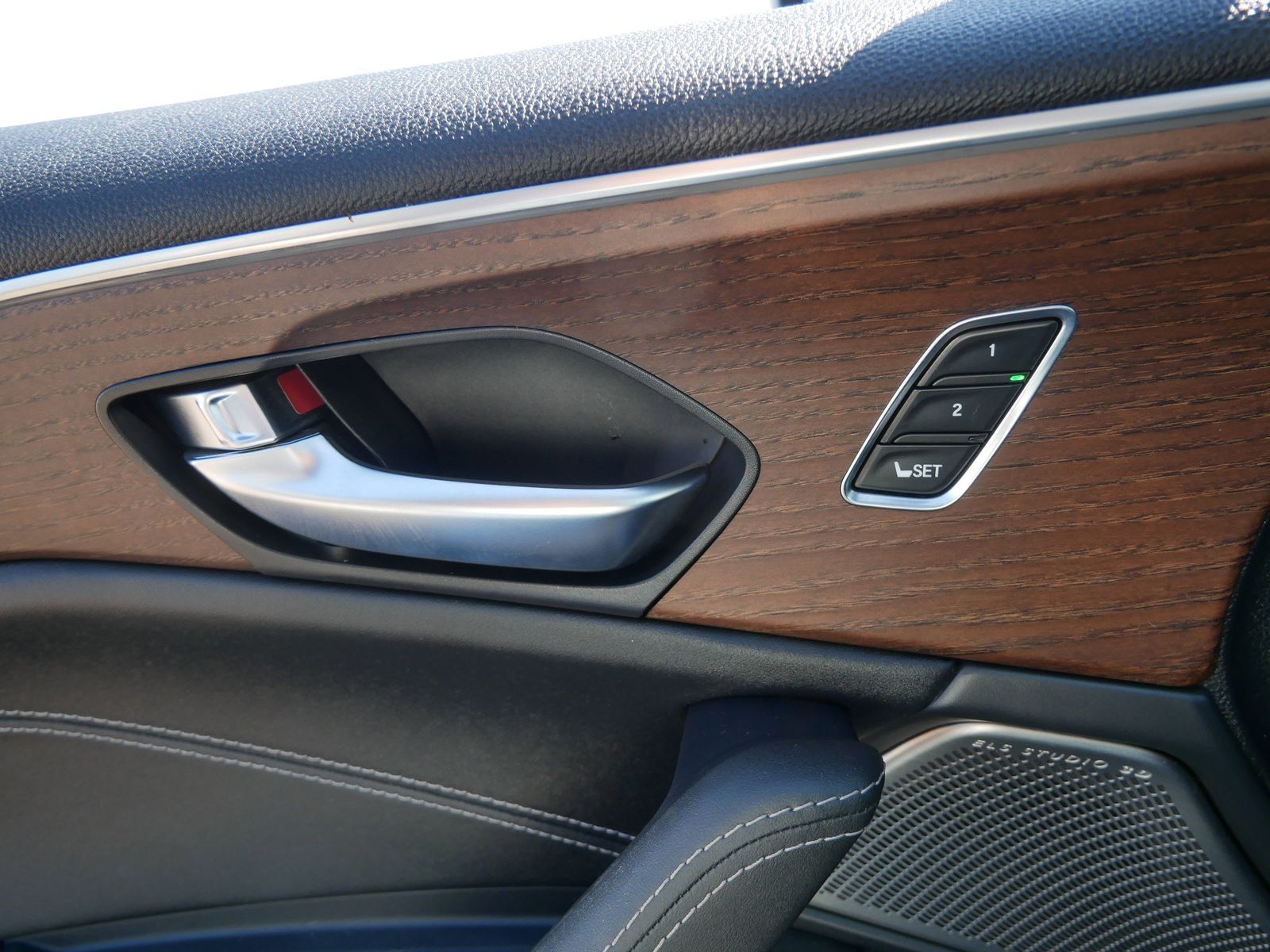 Thumbnail: 2022 Acura TLX - 16