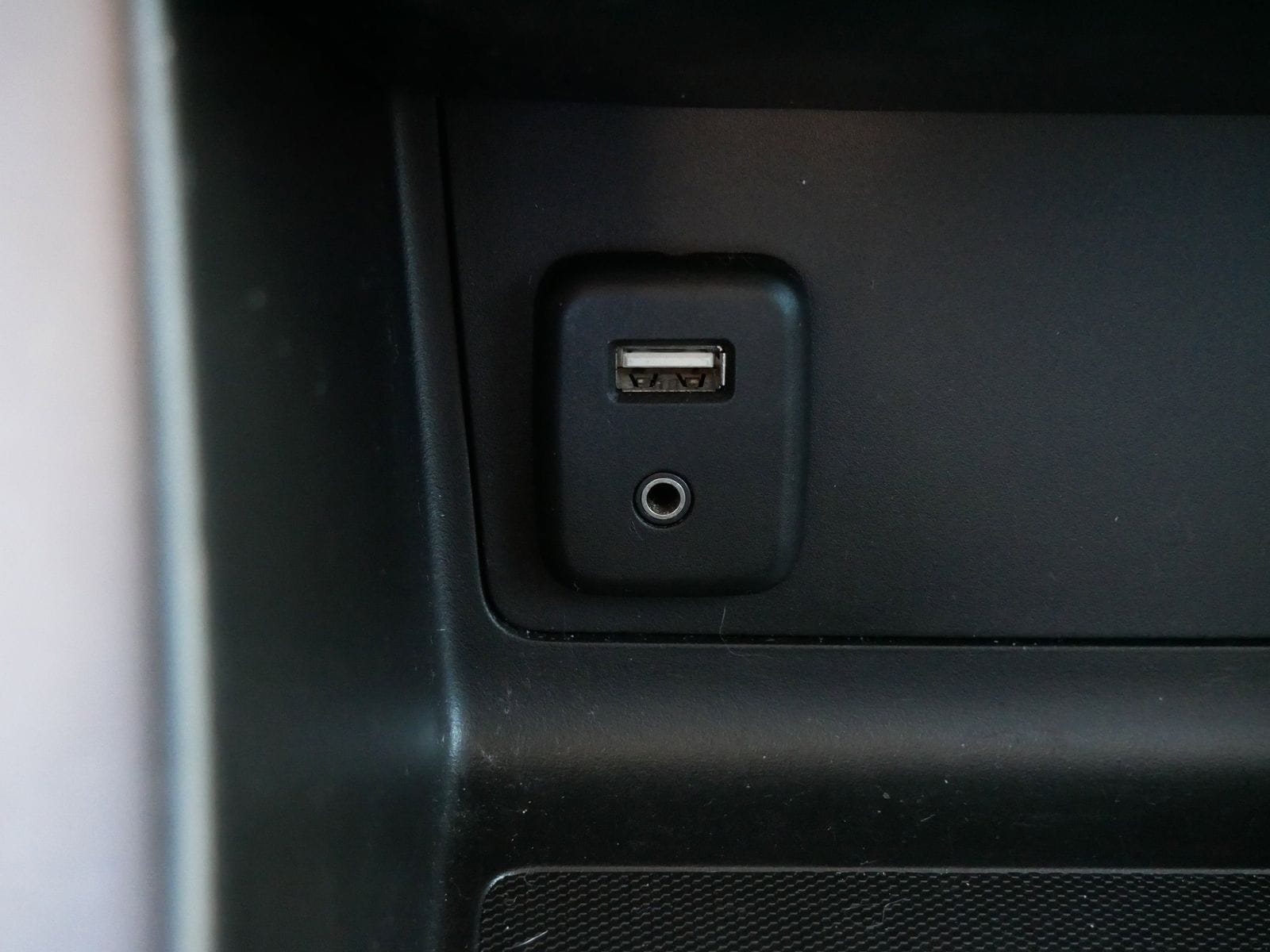 Thumbnail: 2017 Chevrolet Colorado - 21