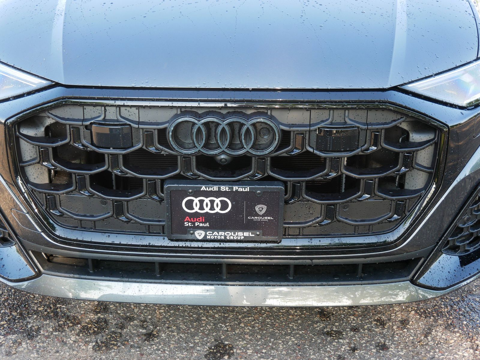 Thumbnail: 2026 Audi Q8 - 8