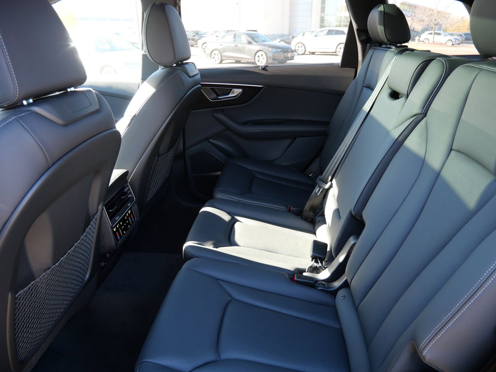 Thumbnail: 2026 Audi Q7 - 9