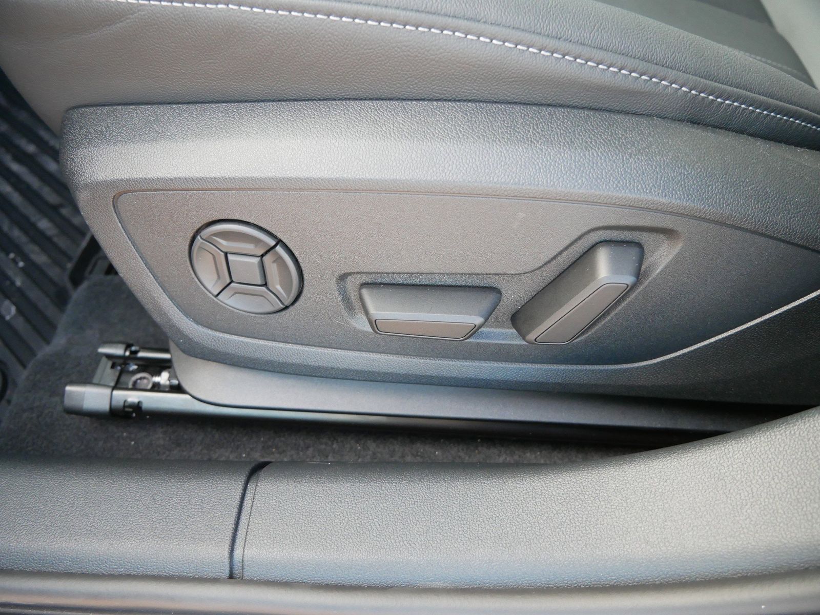 Thumbnail: 2025 Audi A3 - 14