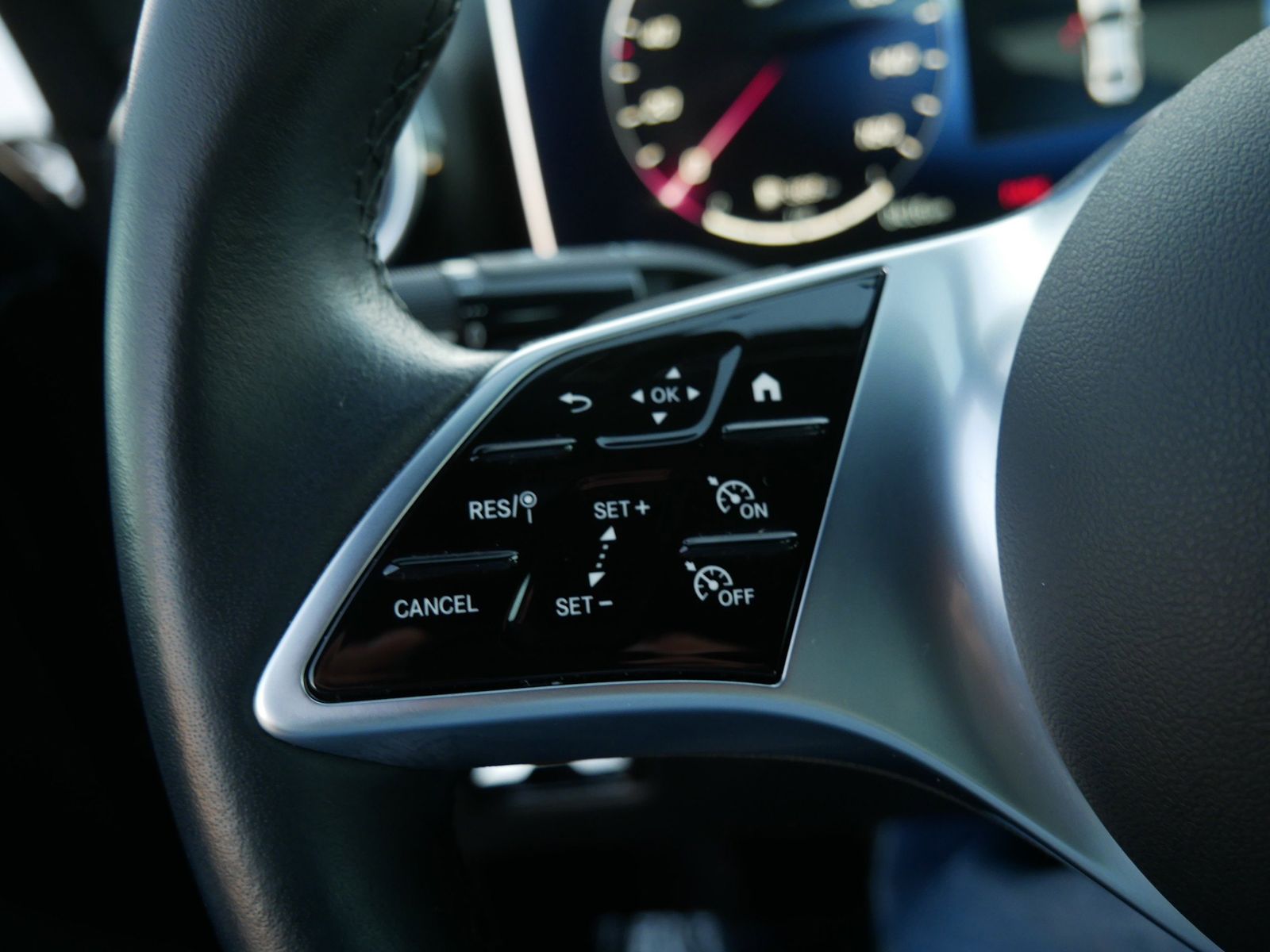 Thumbnail: 2022 Mercedes-Benz C-Class - 24