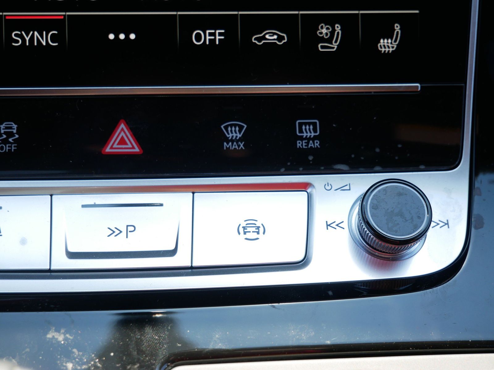 Thumbnail: 2026 Audi Q8 - 18