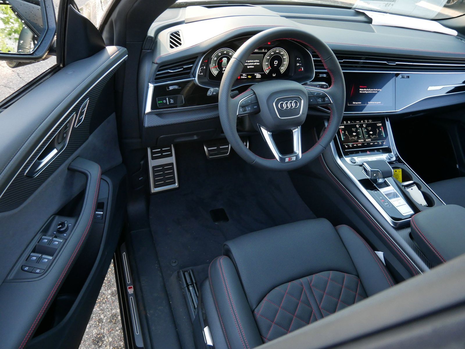 Thumbnail: 2026 Audi Q8 - 9