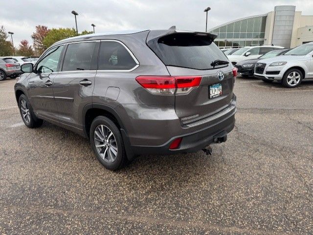 Thumbnail: 2017 Toyota Highlander - 3
