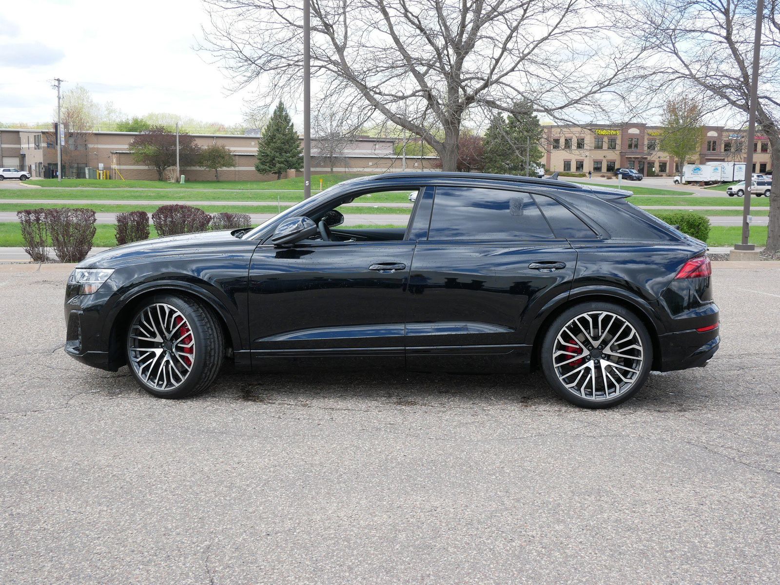 Thumbnail: 2026 Audi SQ8 - 2